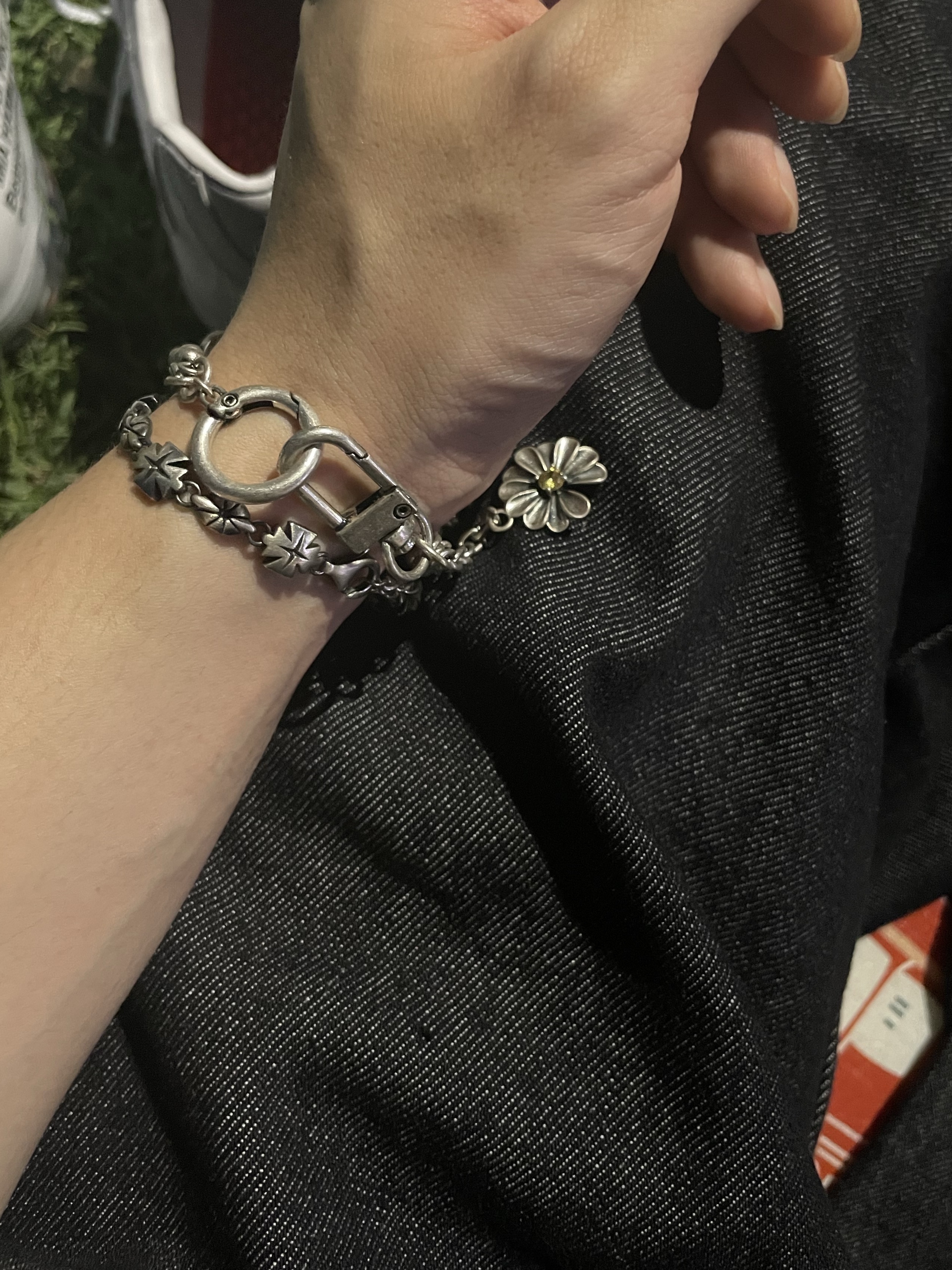 Casetify x Peaceminusone x Toy Story The First Fan Fashion Key Metal Chain Wrist Strap 착용 스타일