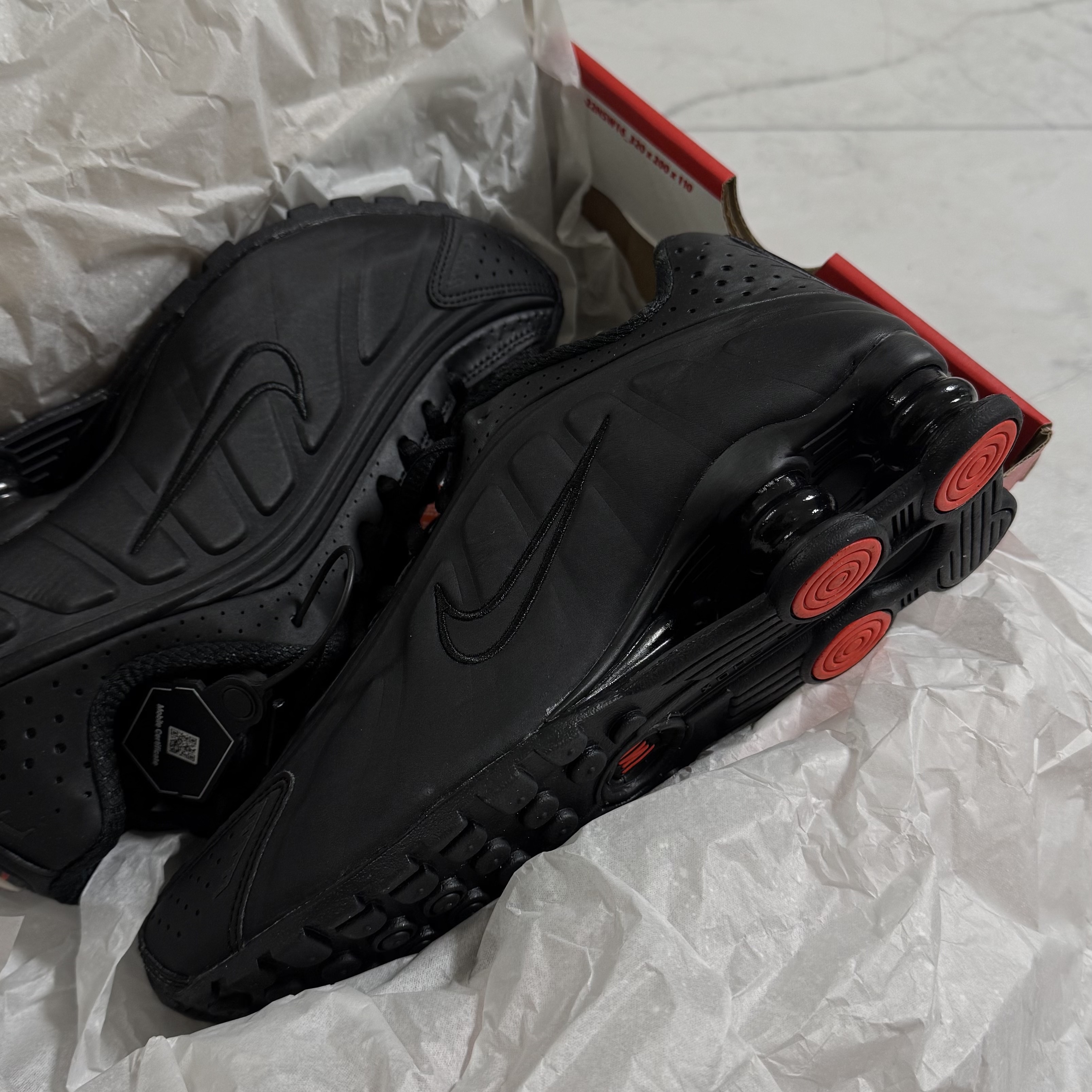 (W) Nike Shox R4 Black 착용 스타일