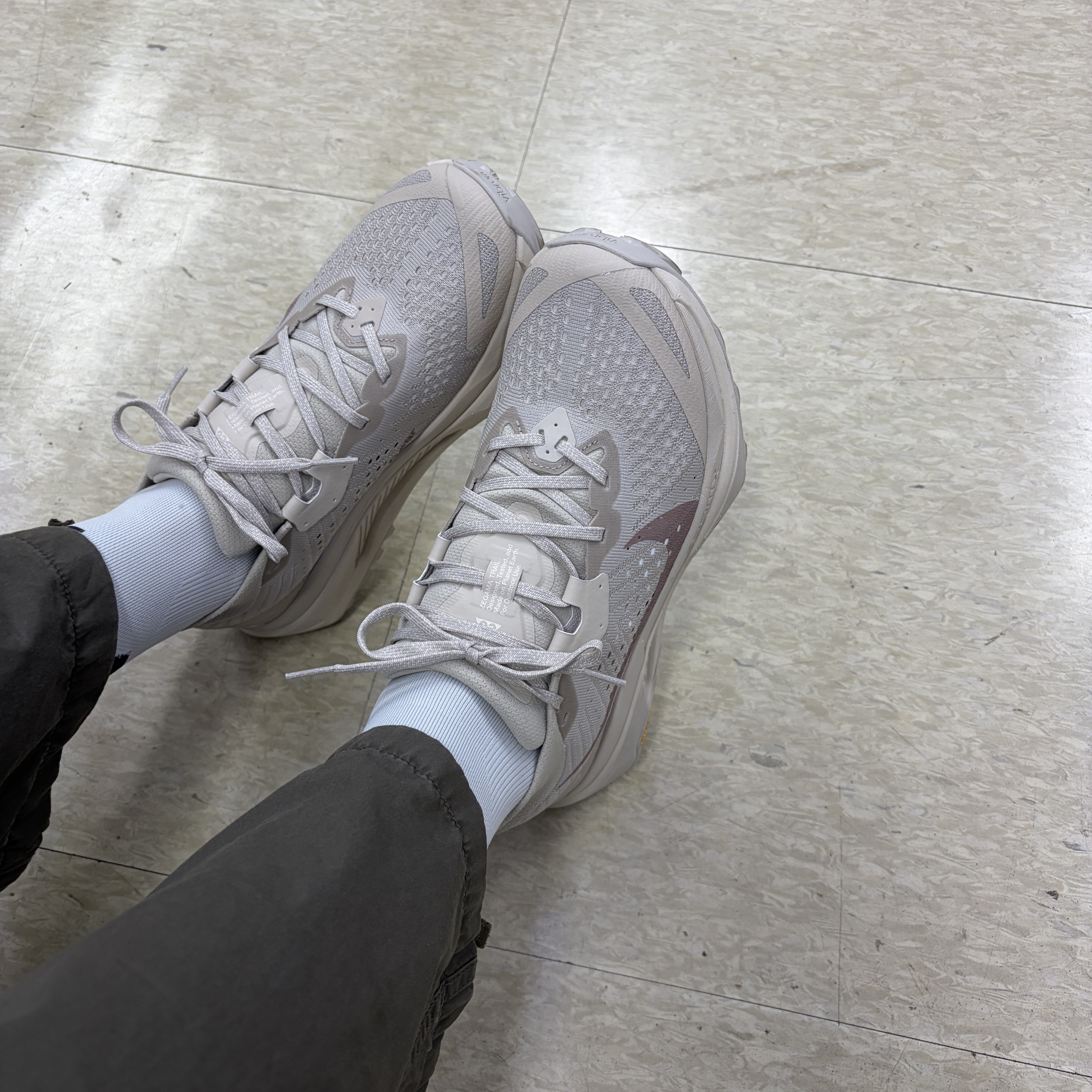 Nike ACG Zegama Light Orewood Brown Cream 착용 스타일