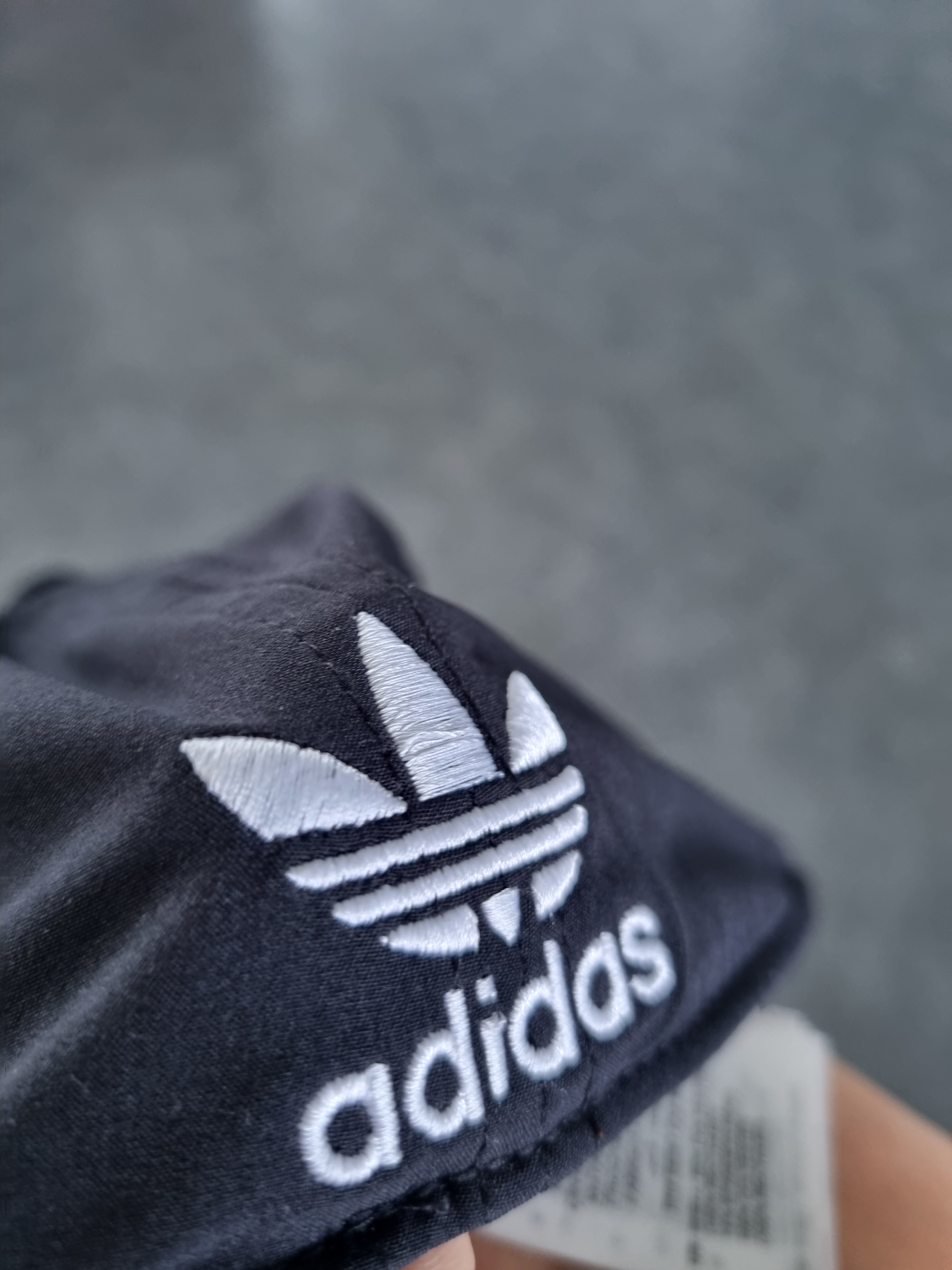 Adidas Dassler Cap Black White 착용 스타일