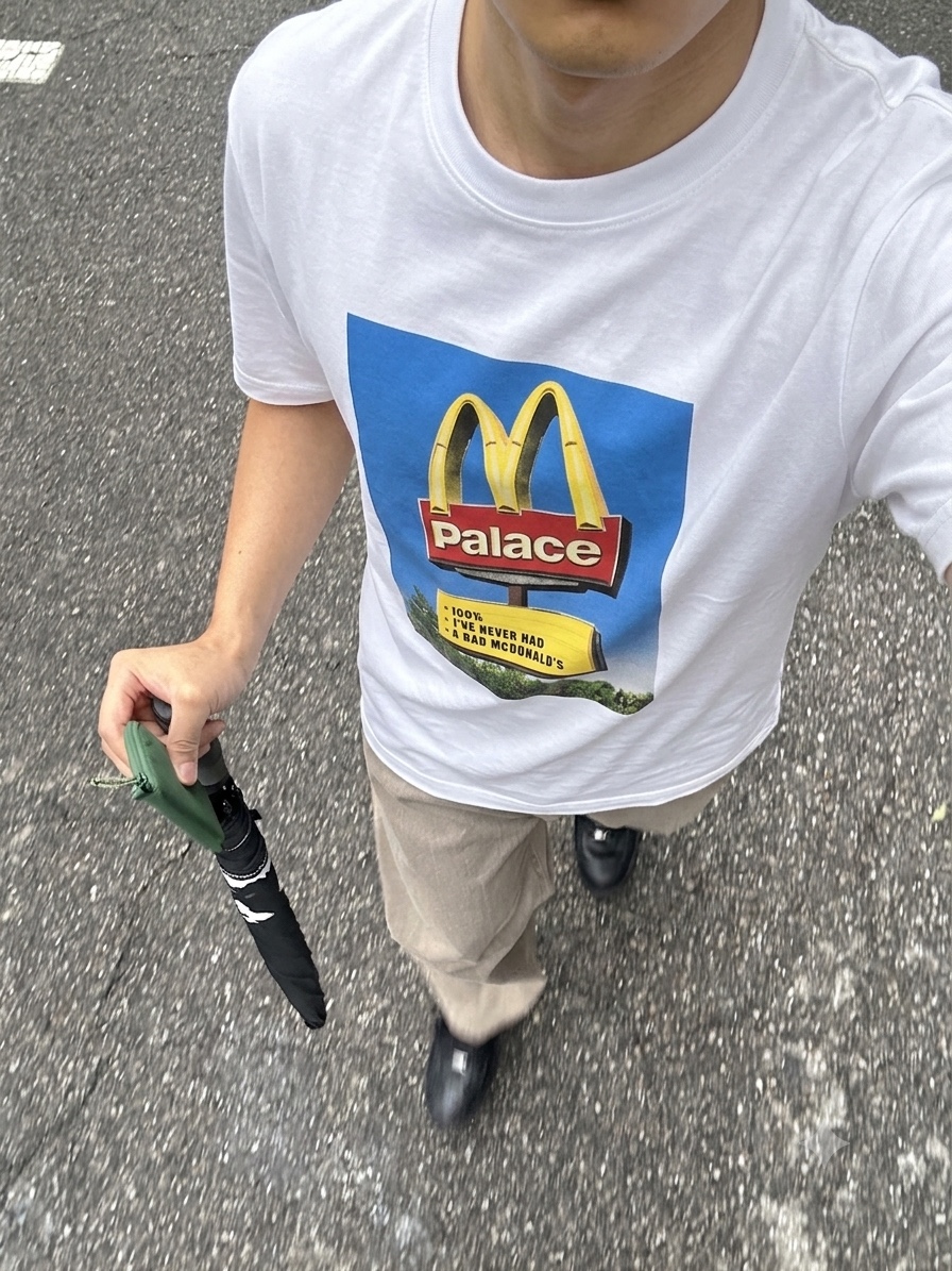 Palace x McDonald's Sign T-Shirt White - 23FW 착용 스타일