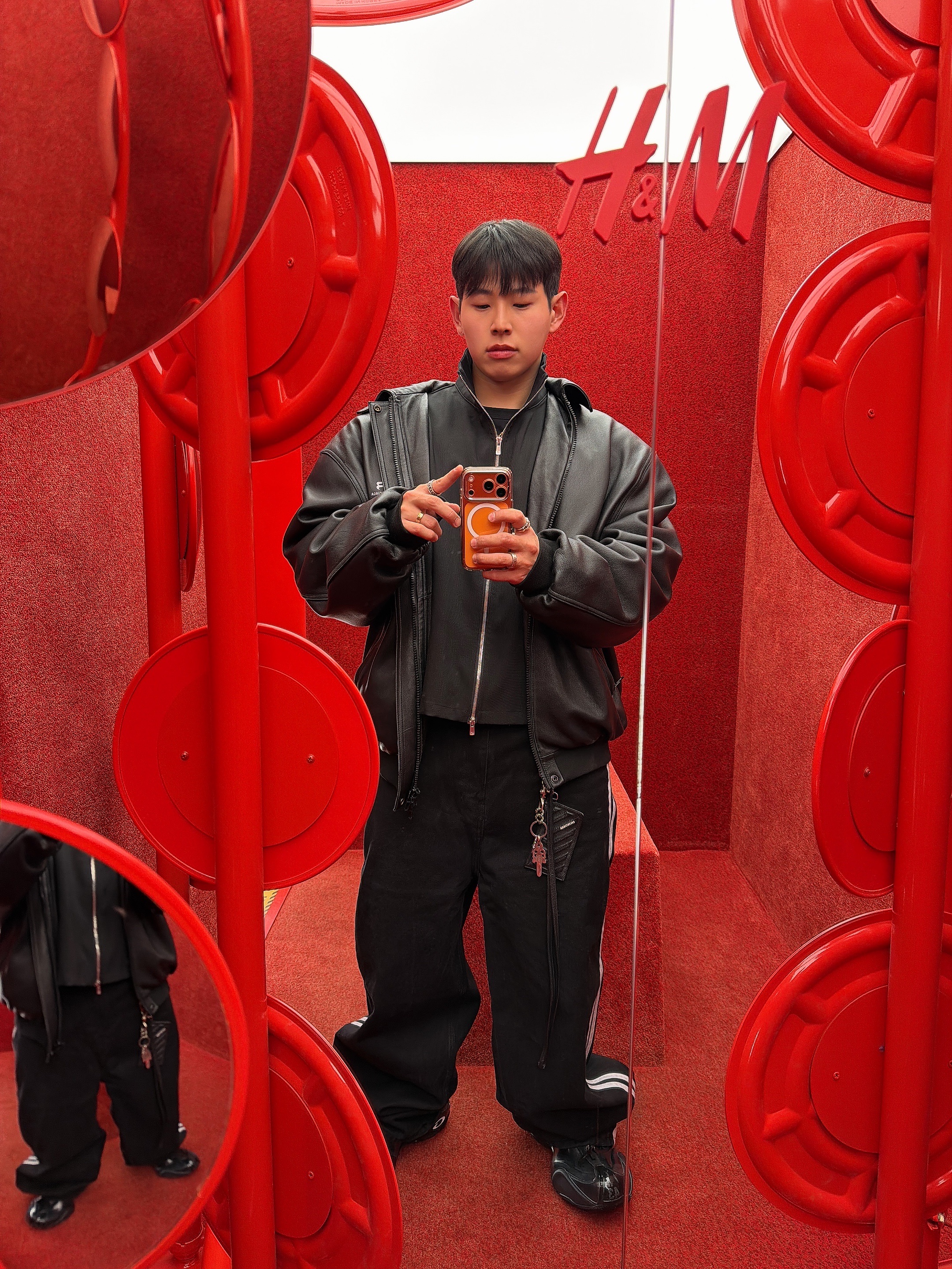Junne J44 Minimal Full Zip Up Twill Black 착용 스타일 - 3