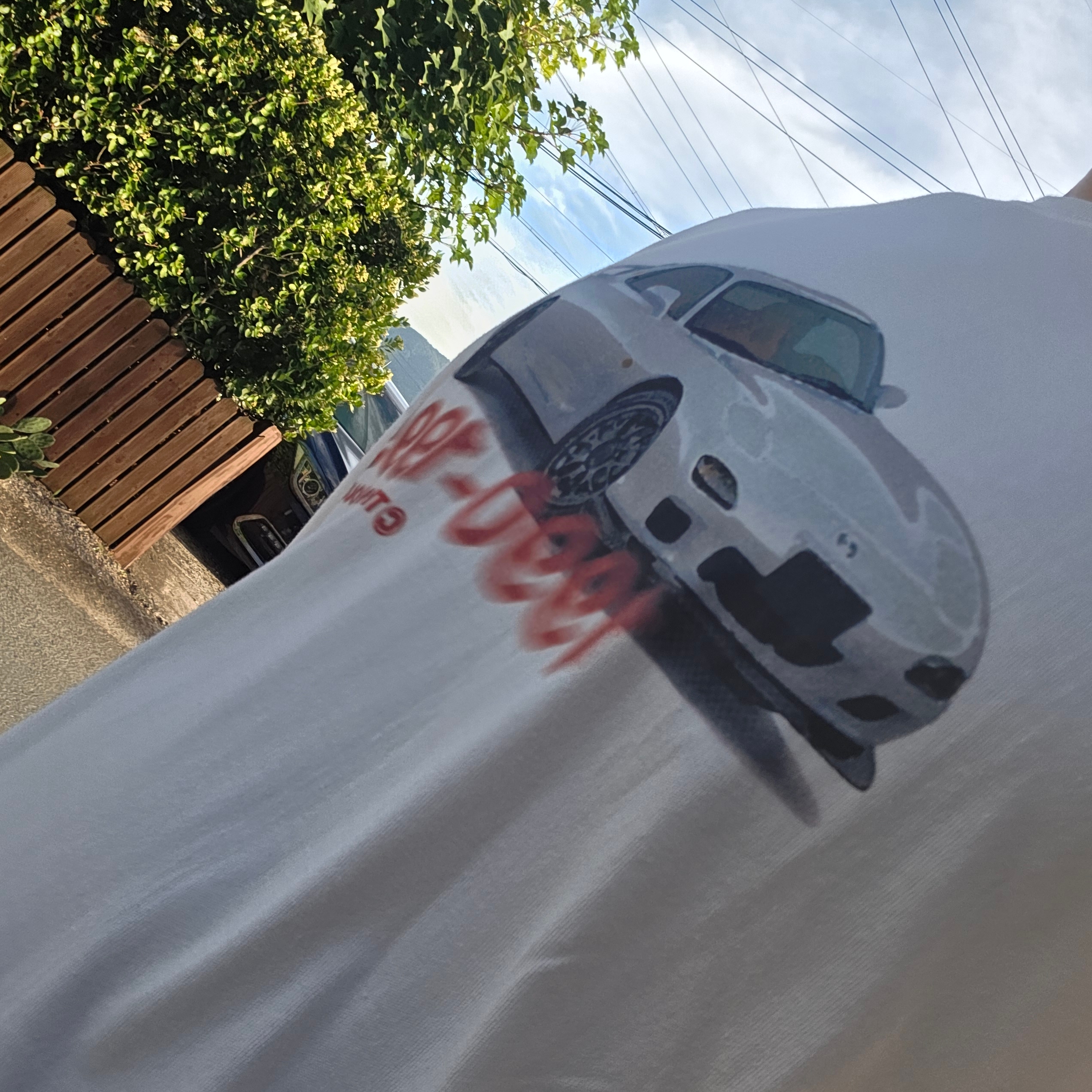 Thevinylhouse Old Car T-Shirt White 착용 스타일