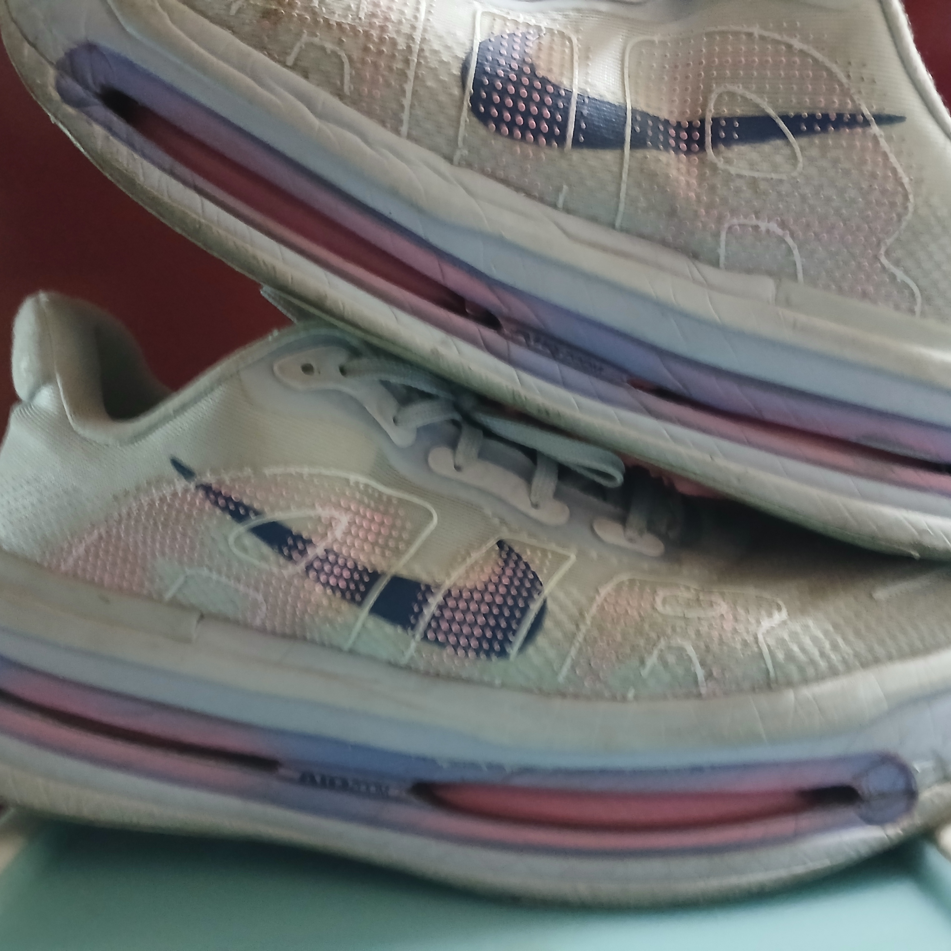 (W) Nike Vomero Premium Blue Tint Aluminum 착용 스타일