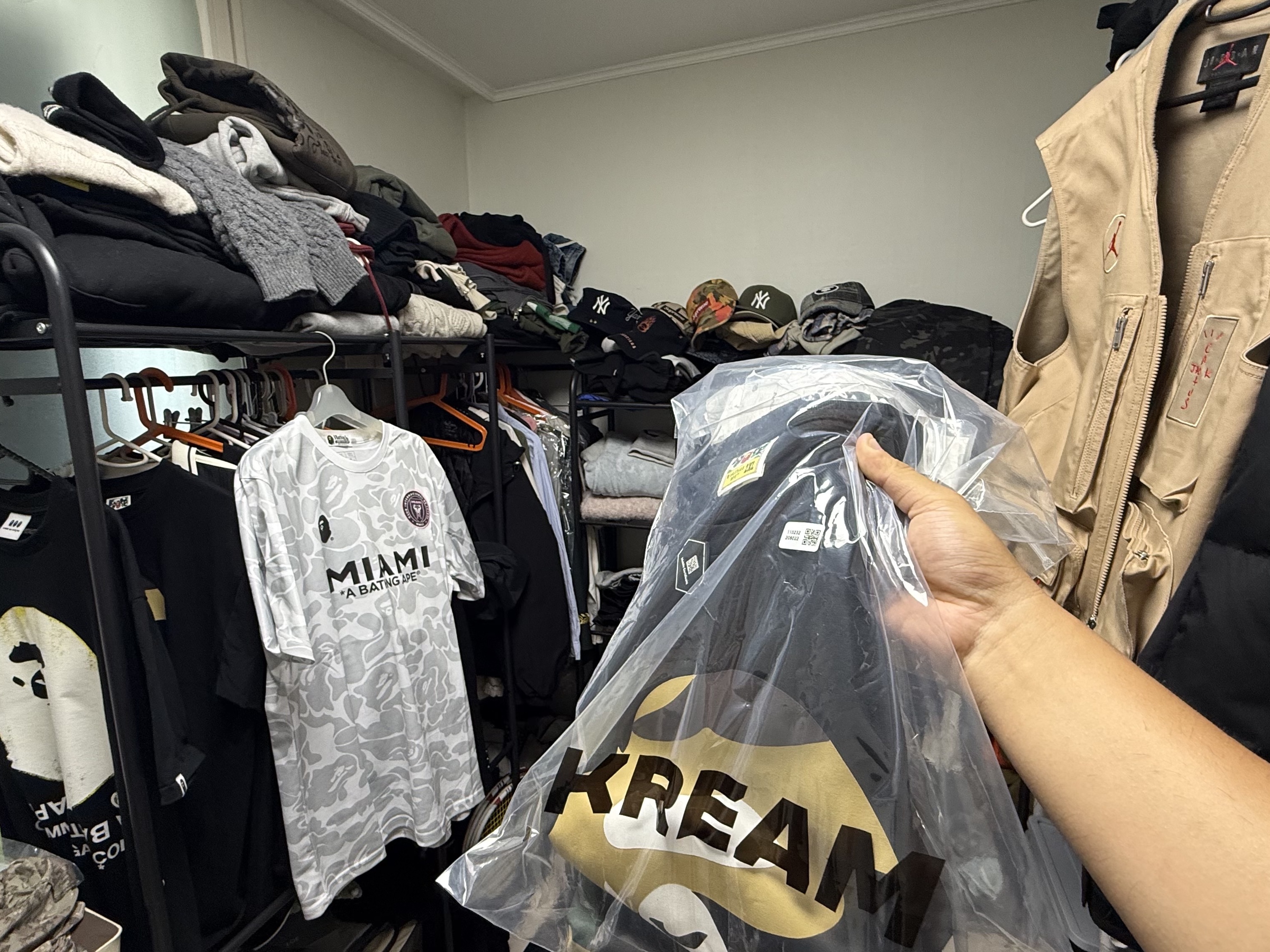 BAPE x Comme des Garcons Osaka Big Ape Head T-Shirt Black, BAPE Japan Ape Head T-Shirt Black 착용 스타일