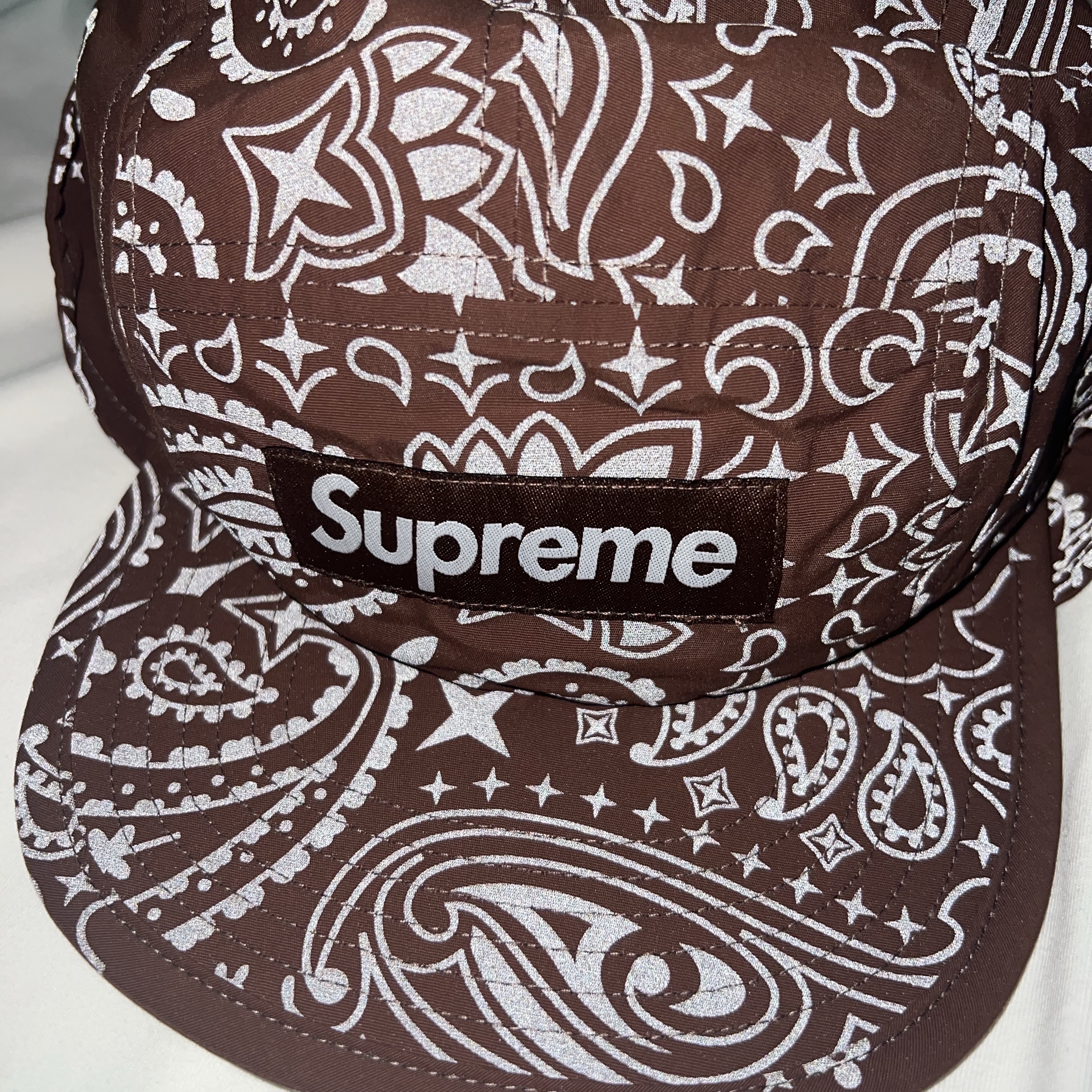 Supreme Reflective Bandana Sunshield Camp Cap Brown - 26SS 착용 스타일 - 2