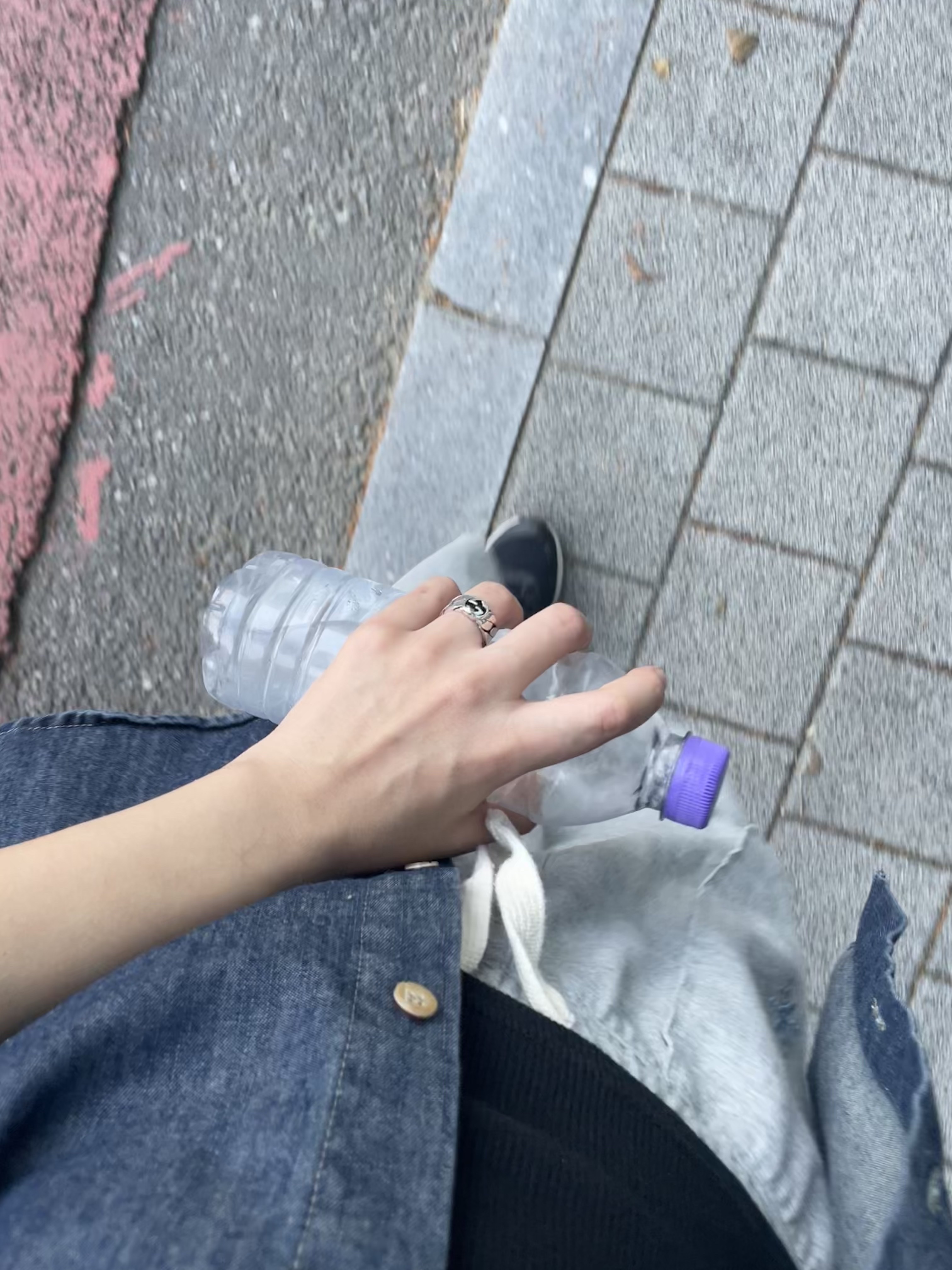 Gucci Interlocking G Ring Silver 착용 스타일 - 2