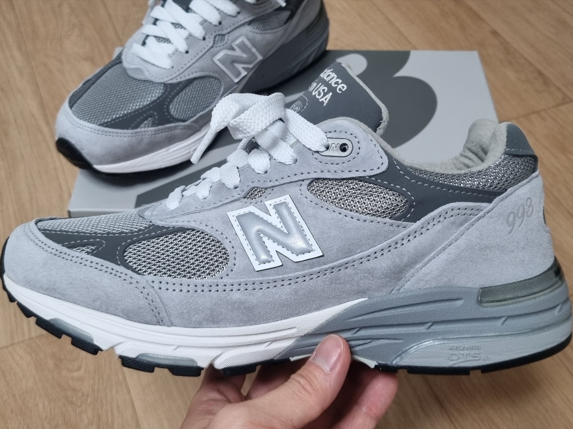 New Balance 993 Made in USA Grey - D Standard 착용 스타일 - 2