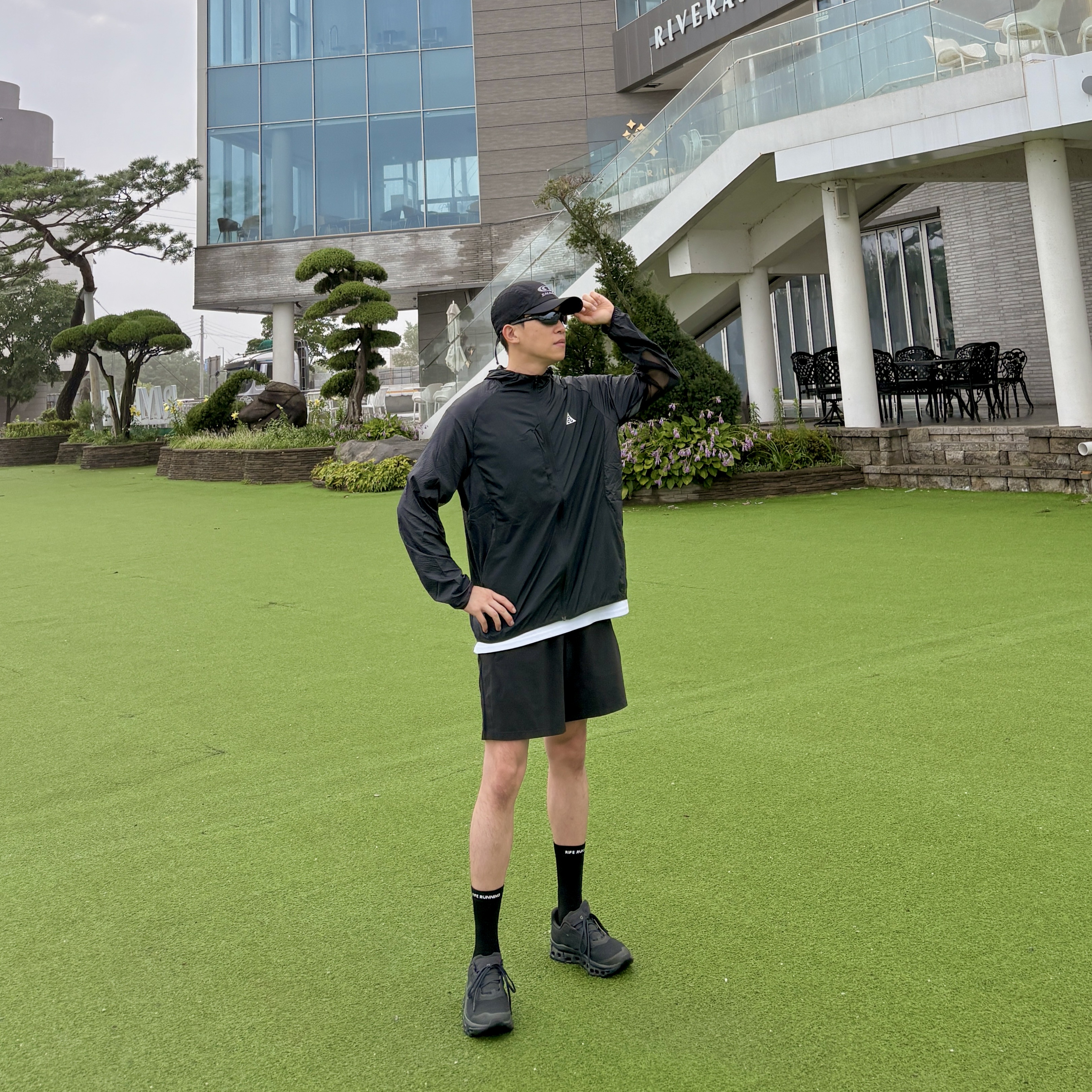 Salomon Link Camp Cap Black, Nike ACG Aireez UV Protection Jacket Black Summit White - Asia 착용 스타일 - 6