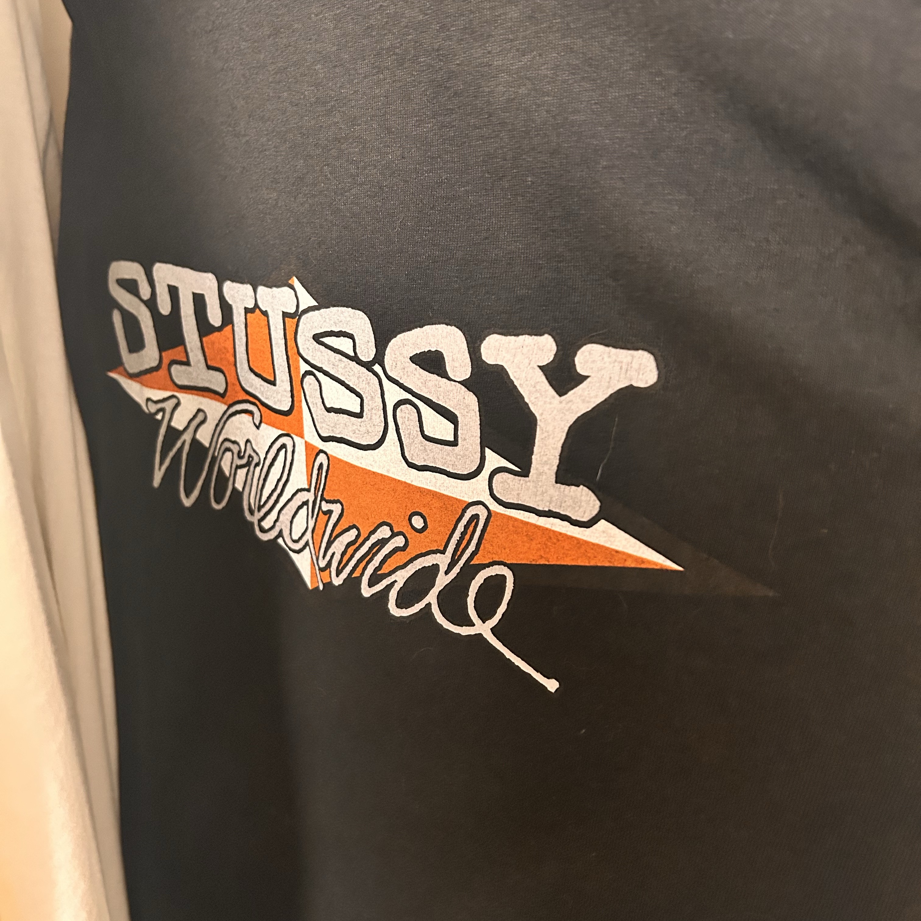 Stussy Stock Seoul T-Shirt White, Stussy Stock London T-Shirt White 착용 스타일 - 7