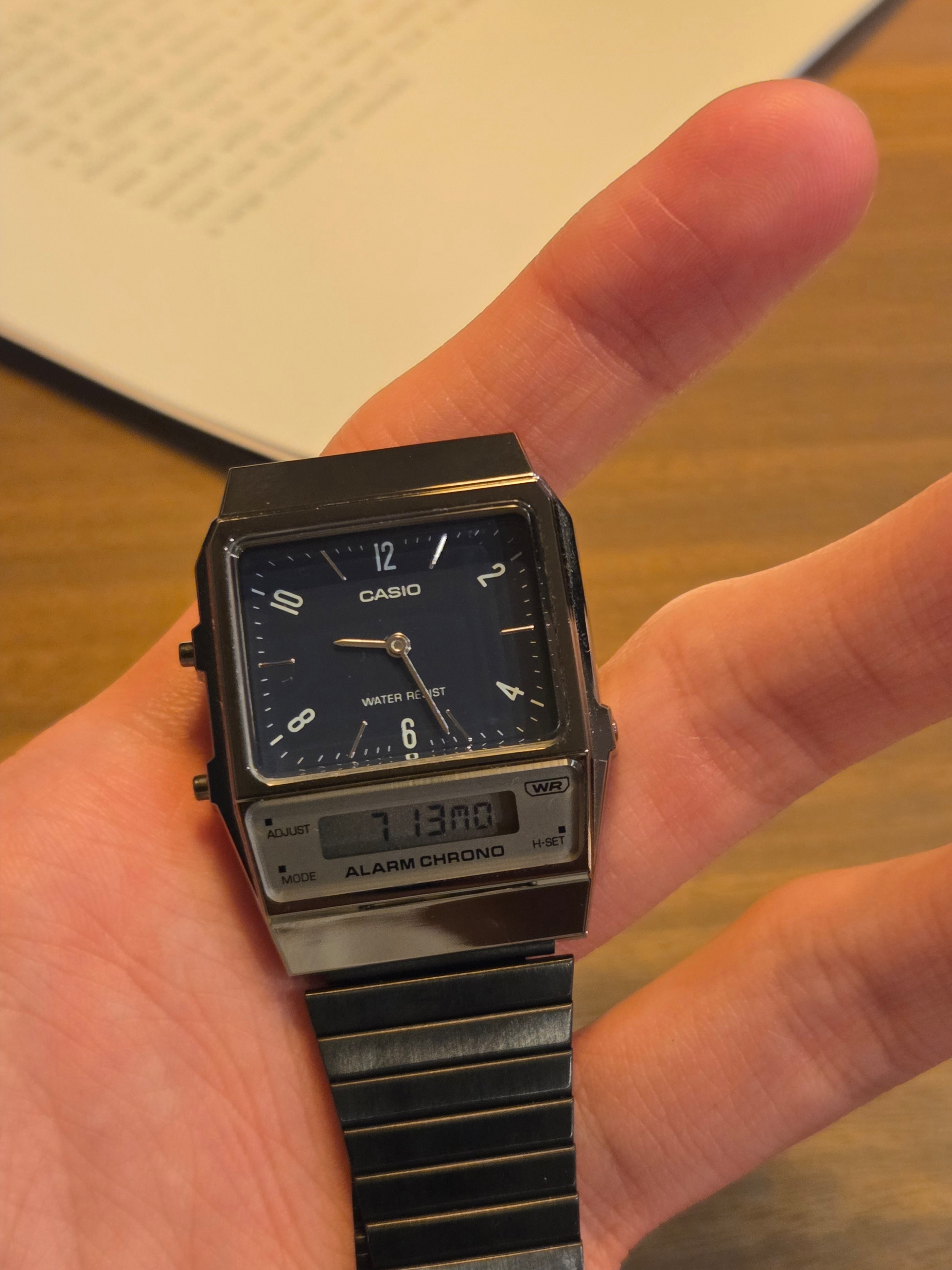 Casio AQ-800EB-2A 착용 스타일