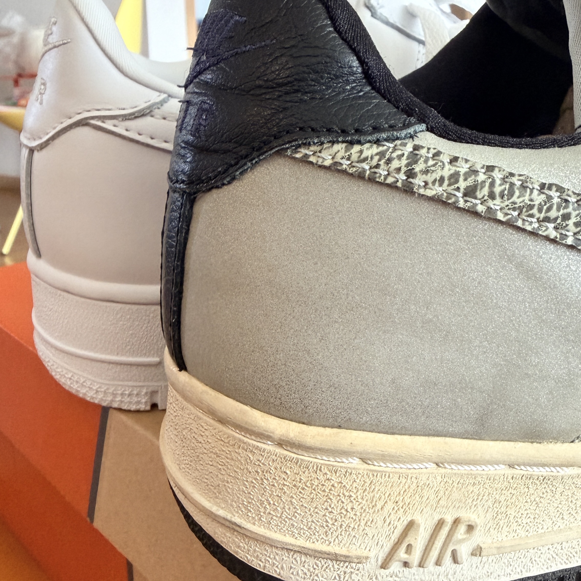 Nike Air Force 1 Low '01 White White 착용 스타일 - 5