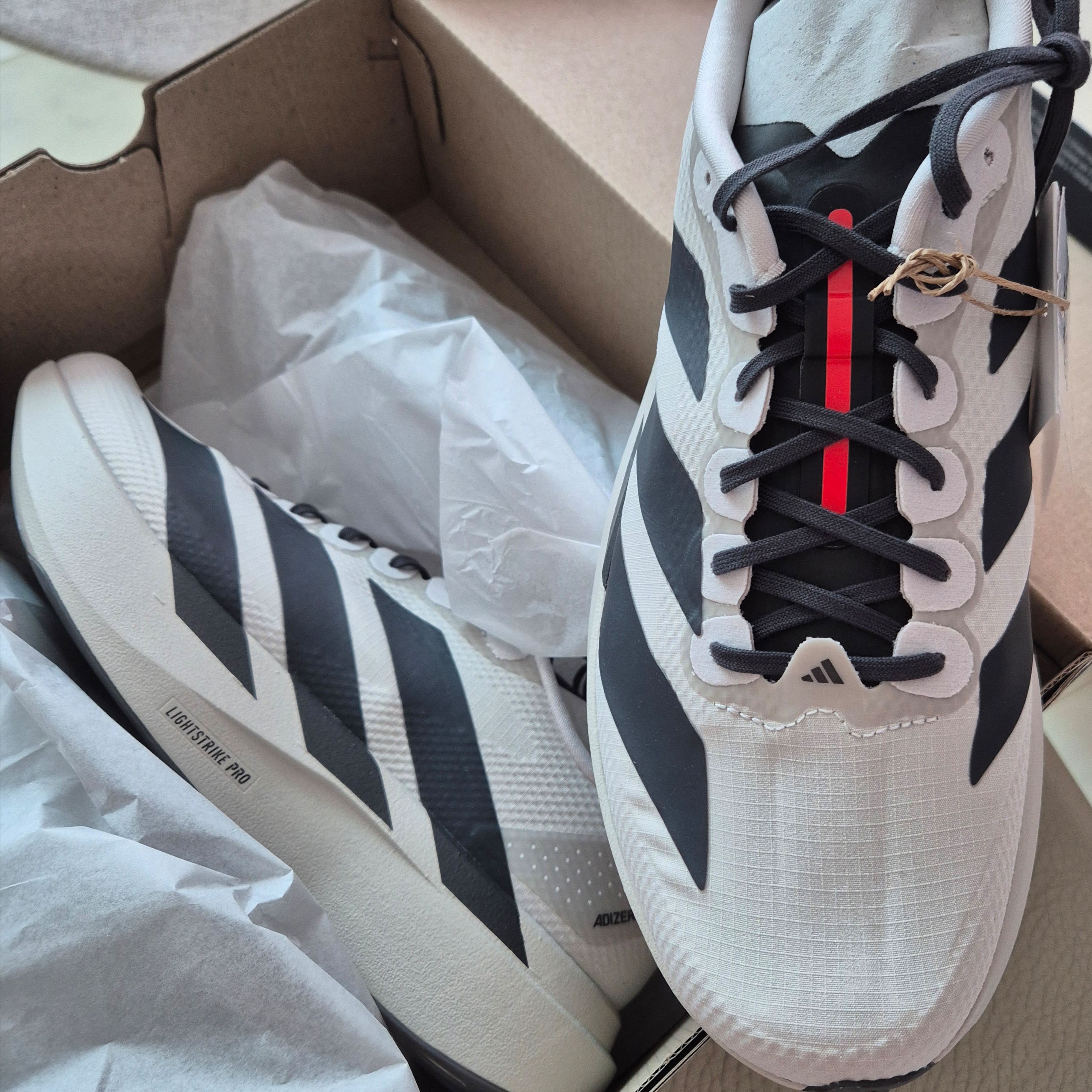 Adidas x Audi Adizero EVO SL Chalk Pearl Utility Black 착용 스타일