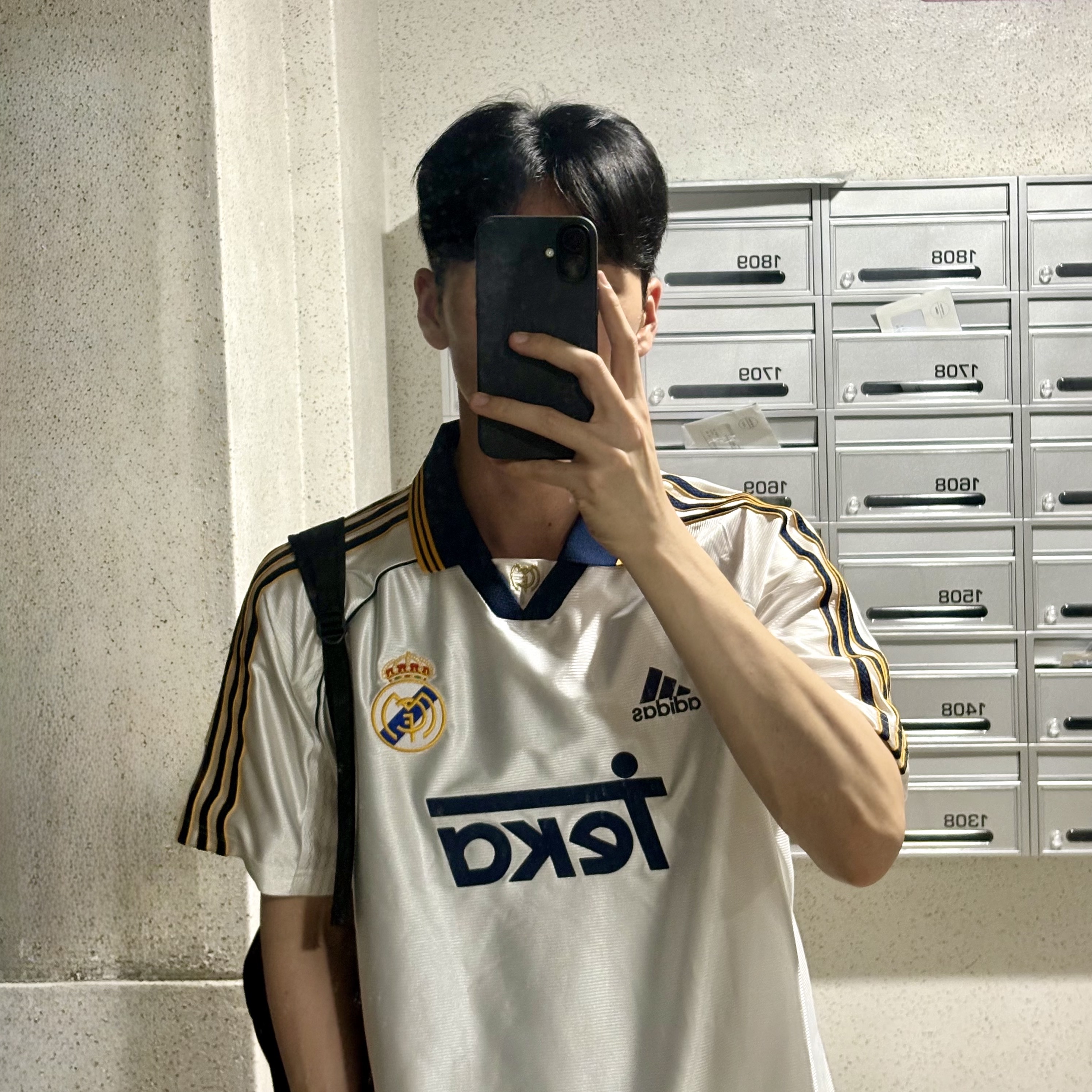 Adidas Real Madrid 99/00 Home Jersey White - KR Sizing (Non Marking Ver.) 착용 스타일