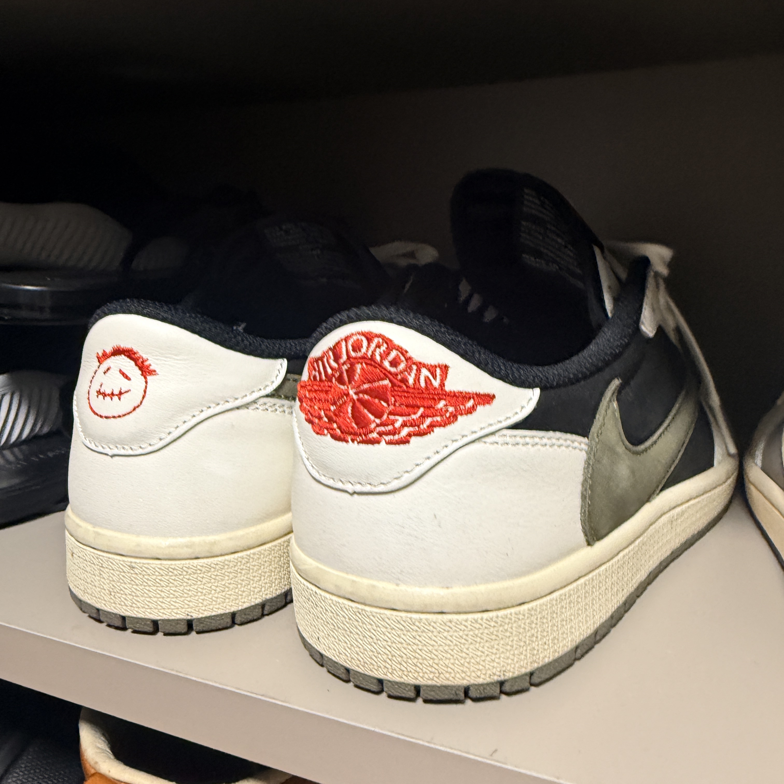 (PS) Jordan 1 x Travis Scott Retro Low OG SP Medium Olive 착용 스타일