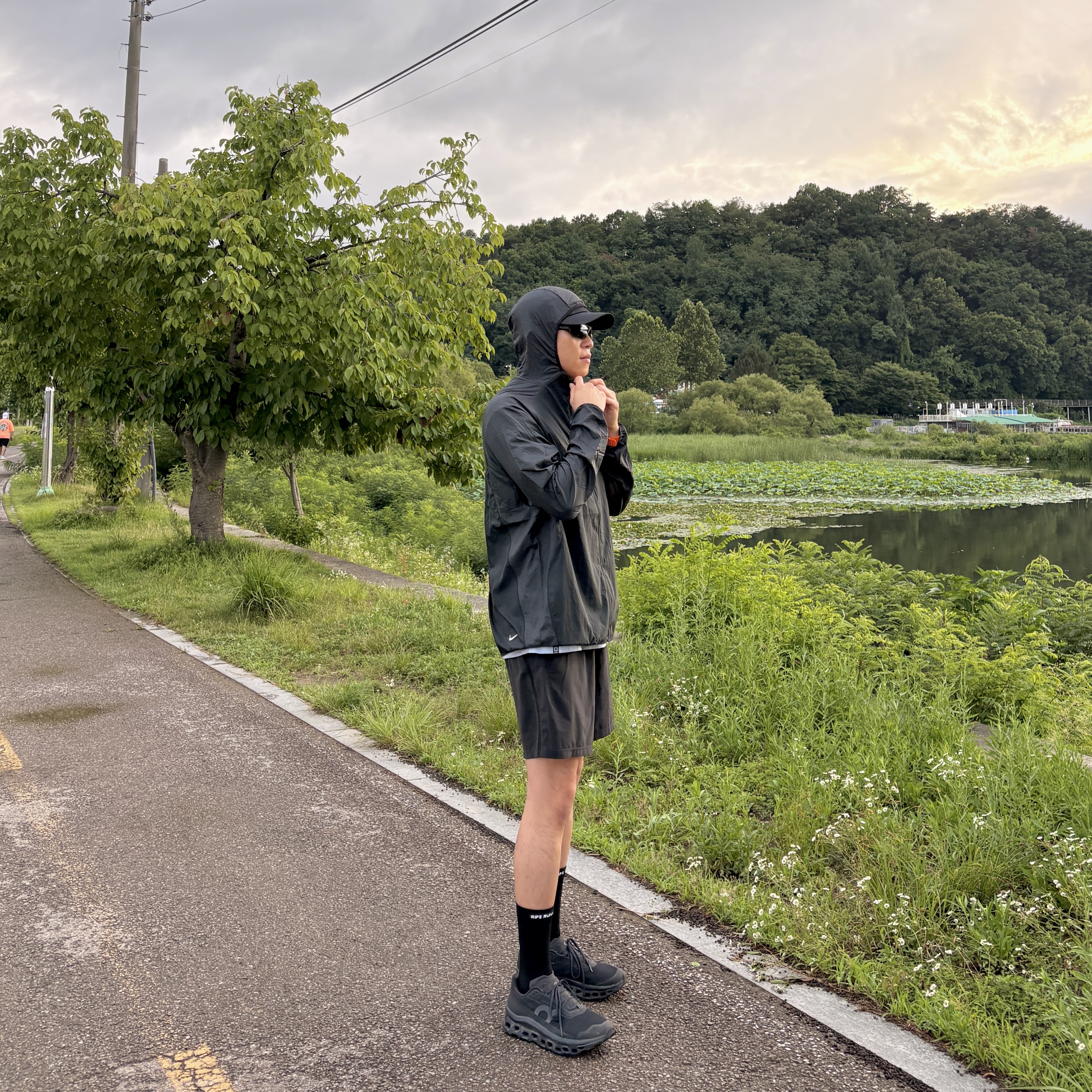 Salomon Link Camp Cap Black, Nike ACG Aireez UV Protection Jacket Black Summit White - Asia 착용 스타일 - 5