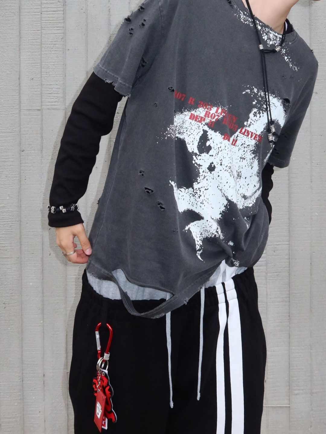 ROARINGRAD Freid Skater T-Shirt Black, ROARINGRAD Double Waist Bermuda Sweat Pants Black 착용 스타일