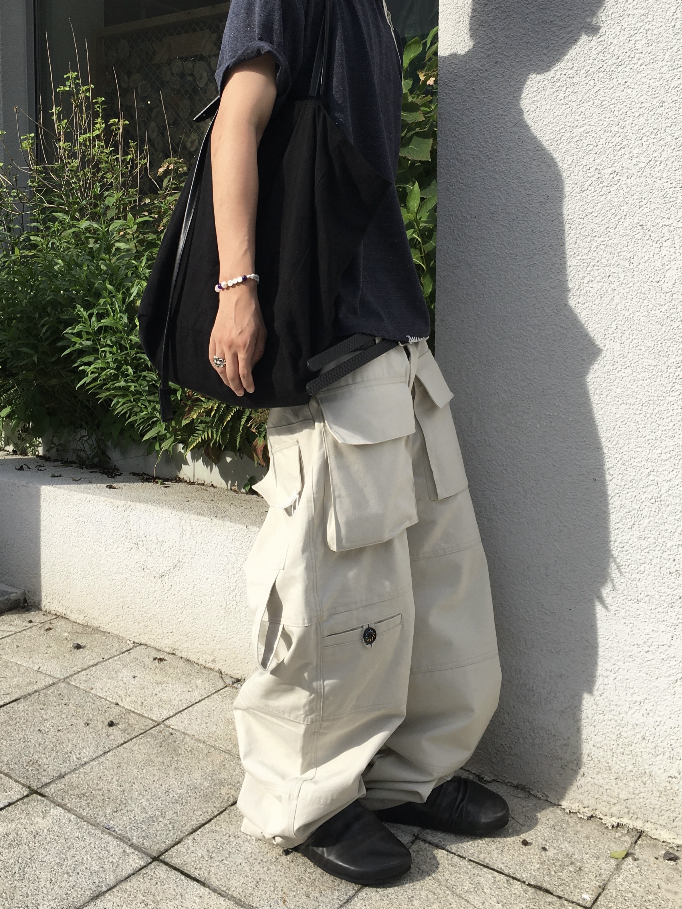Gentle Monster x Maison Margiela MM213 Black Clear, Xlim Synopsis 01 Bag Black 착용 스타일 - 5