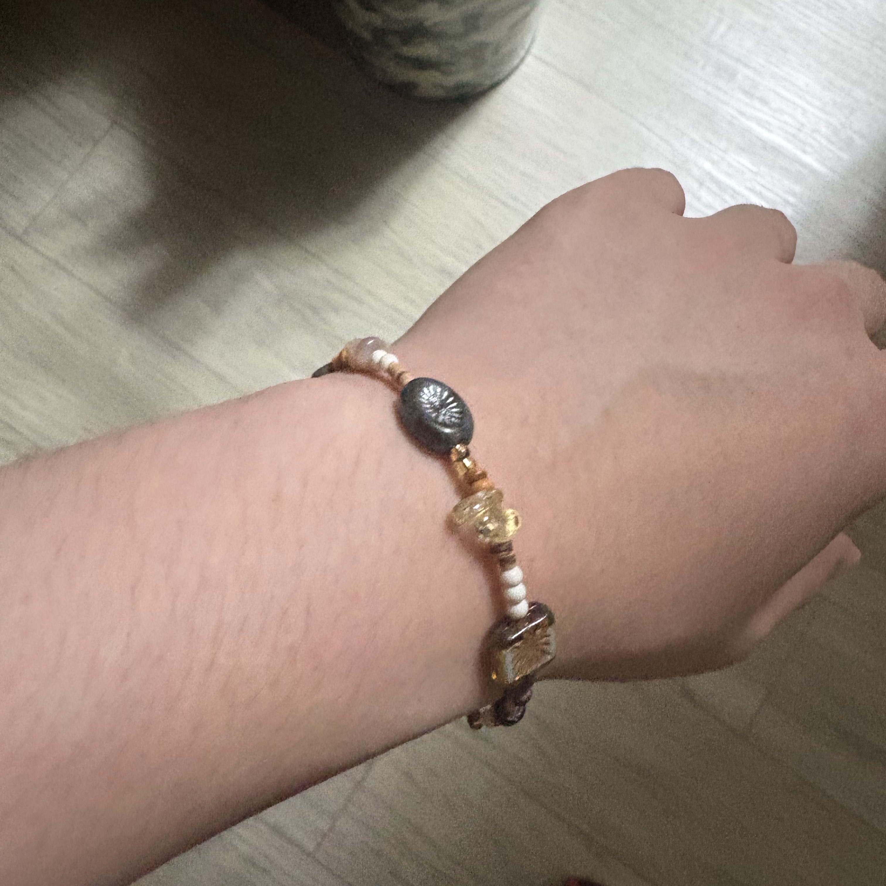 TOWTOW.ARCHIVE Sun Bracelet 착용 스타일