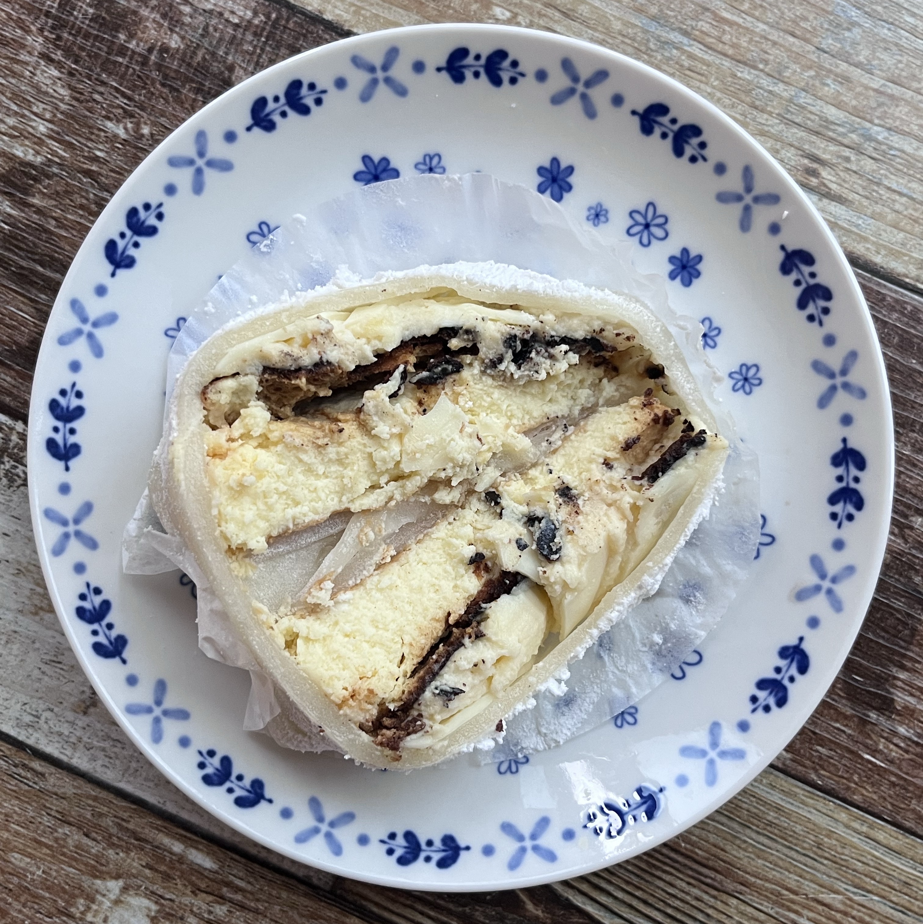 [KREAM 단독] What A Bread Mochi Cheesecake 착용 스타일 - 5