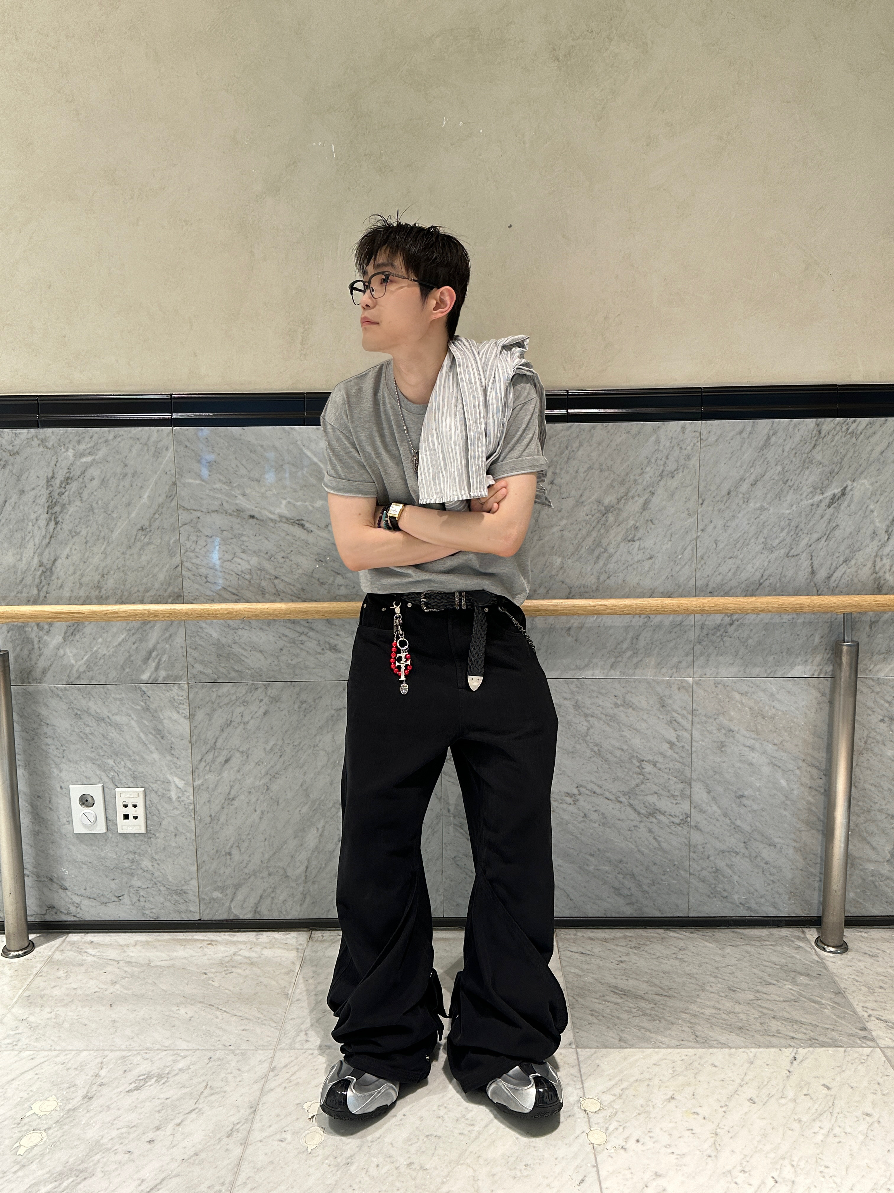 Farfromwhat Far Structured Hem Pants, Farfromwhat Far Weaving Belt Black 착용 스타일 - 1