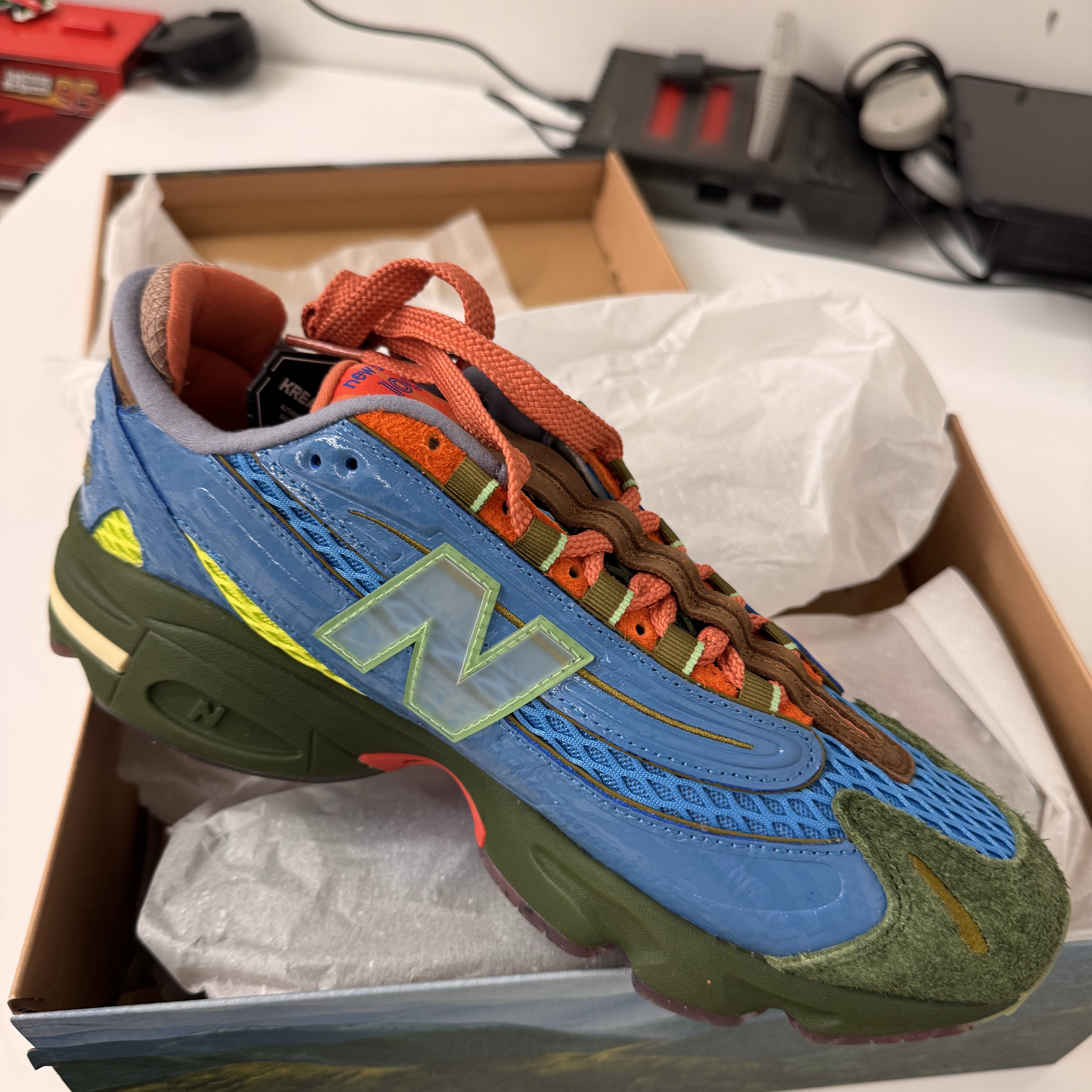 New Balance x Salehe Bembury 1000 Made in UK Blue Green 착용 스타일 - 2