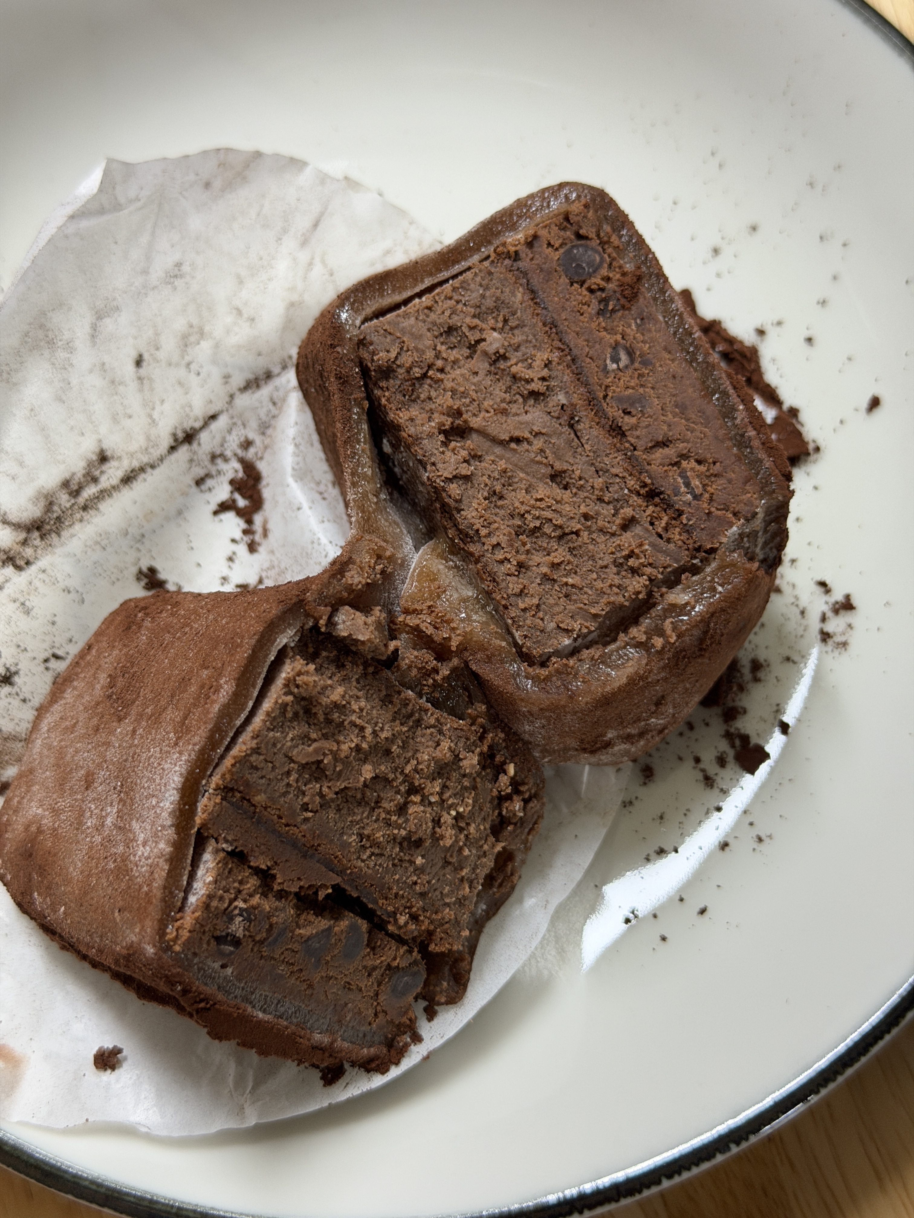 [KREAM 단독] What A Bread Mochi Cheesecake 착용 스타일 - 2