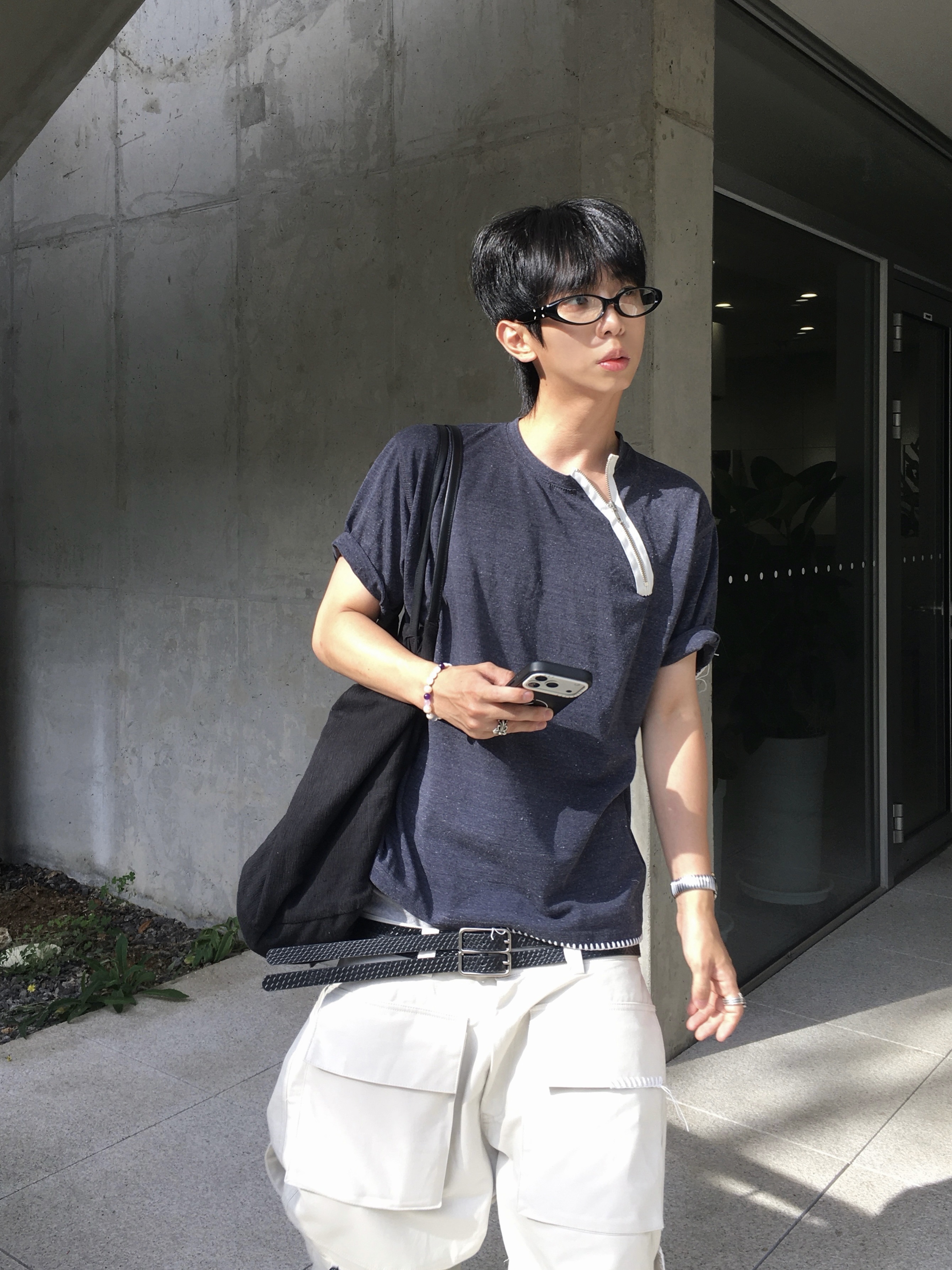 Gentle Monster x Maison Margiela MM213 Black Clear, Xlim Synopsis 01 Bag Black 착용 스타일 - 3
