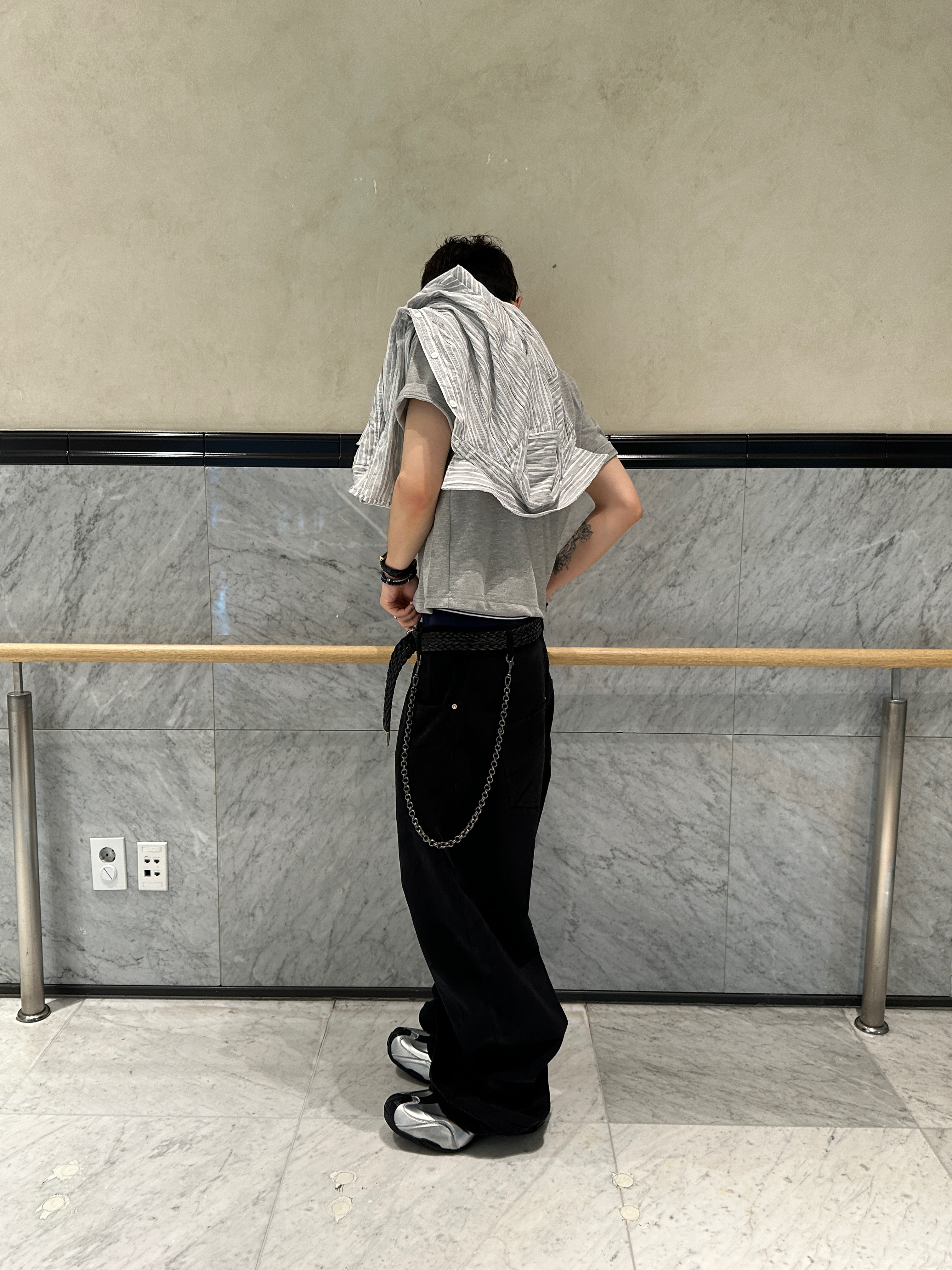 Farfromwhat Far Structured Hem Pants, Farfromwhat Far Weaving Belt Black 착용 스타일 - 2