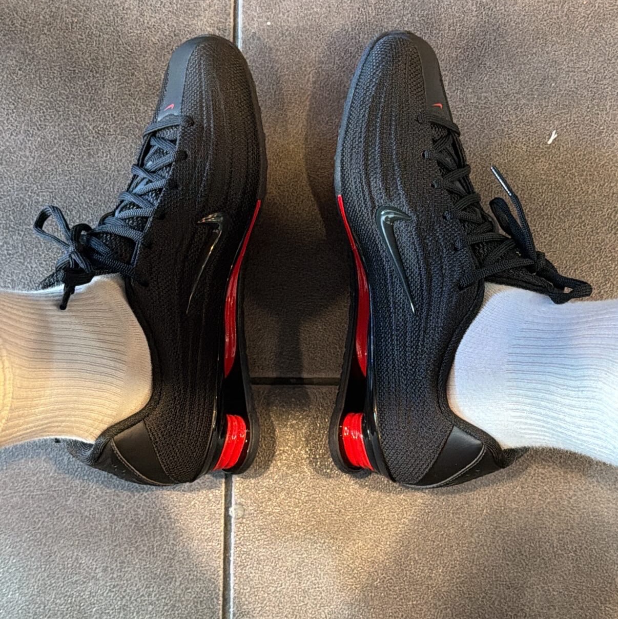 (W) Nike Shox Z Black University Red 착용 스타일