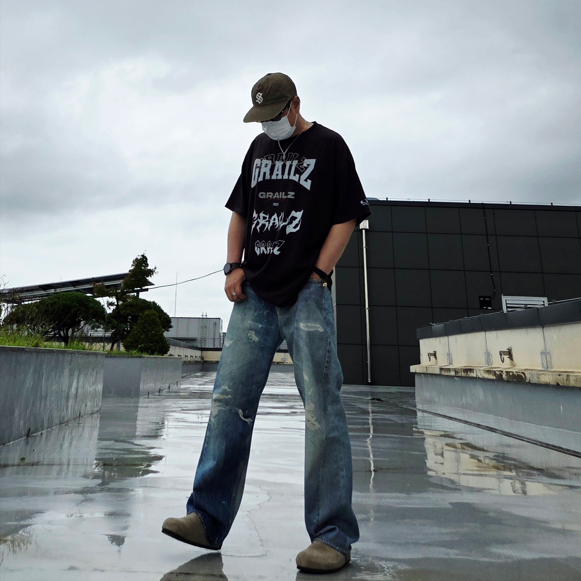 Our Legacy Third Cut Digital Denim Print, Sunday Ceremony Old English Applique Logo Cap - Light Brown 착용 스타일 - 2
