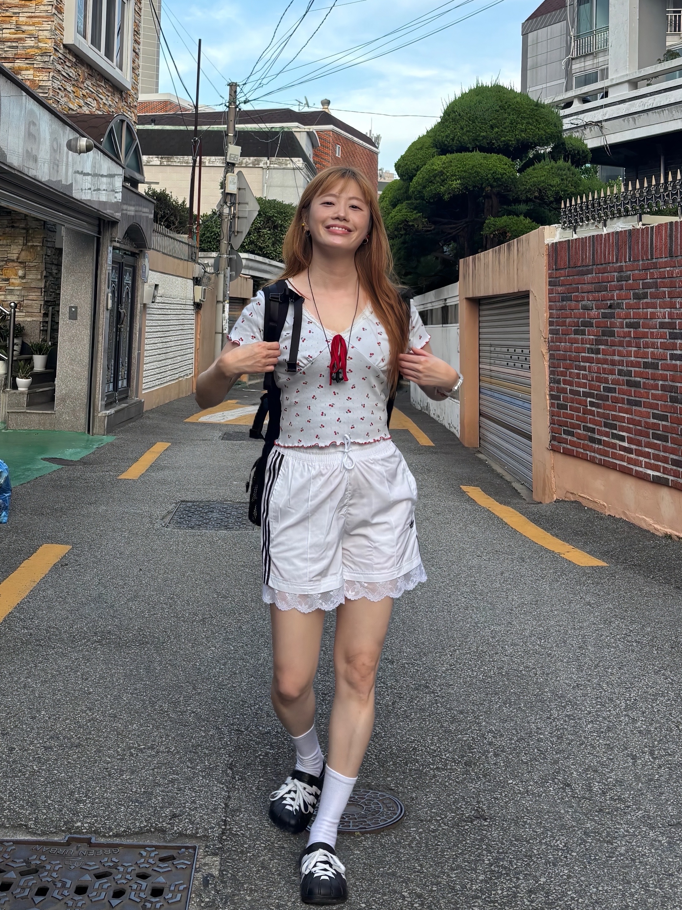 Adidas Adilette Clog Black White, (W) Adidas Lace Trim 3-Stripes Shorts White - KR Sizing 착용 스타일 - 4