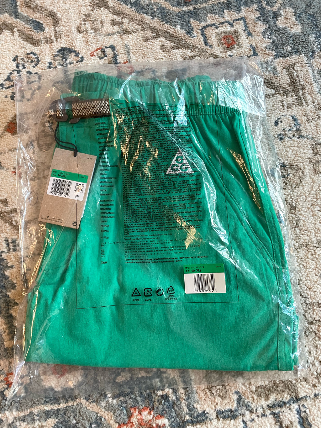 Nike ACG Hiking Shorts Stadium Green Mosswood Brown - Asia 착용 스타일 - 2