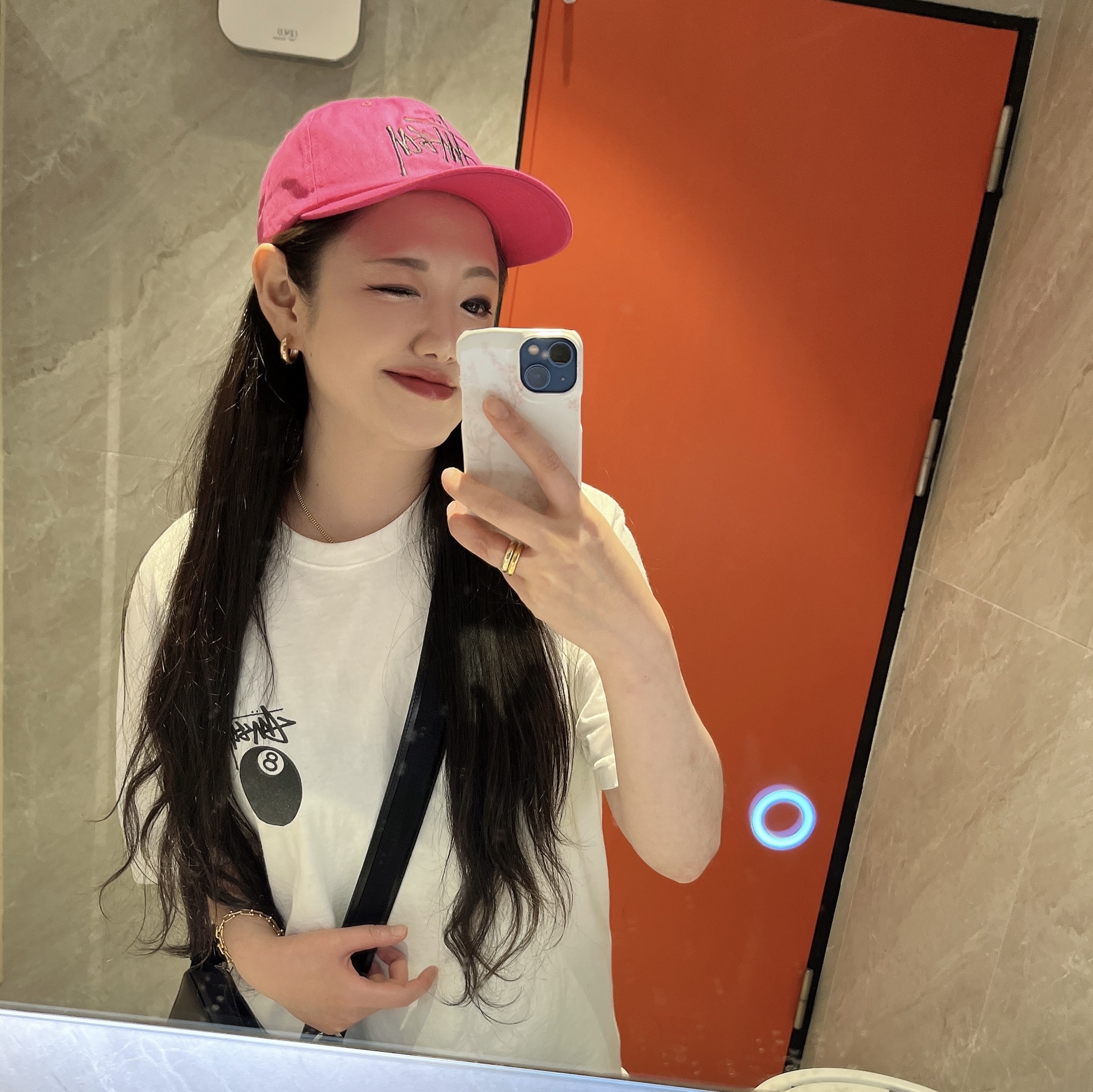 Stussy Low Profile Big Basic Snapback Pink, Wooyoungmi Square Mini Bag Black 착용 스타일