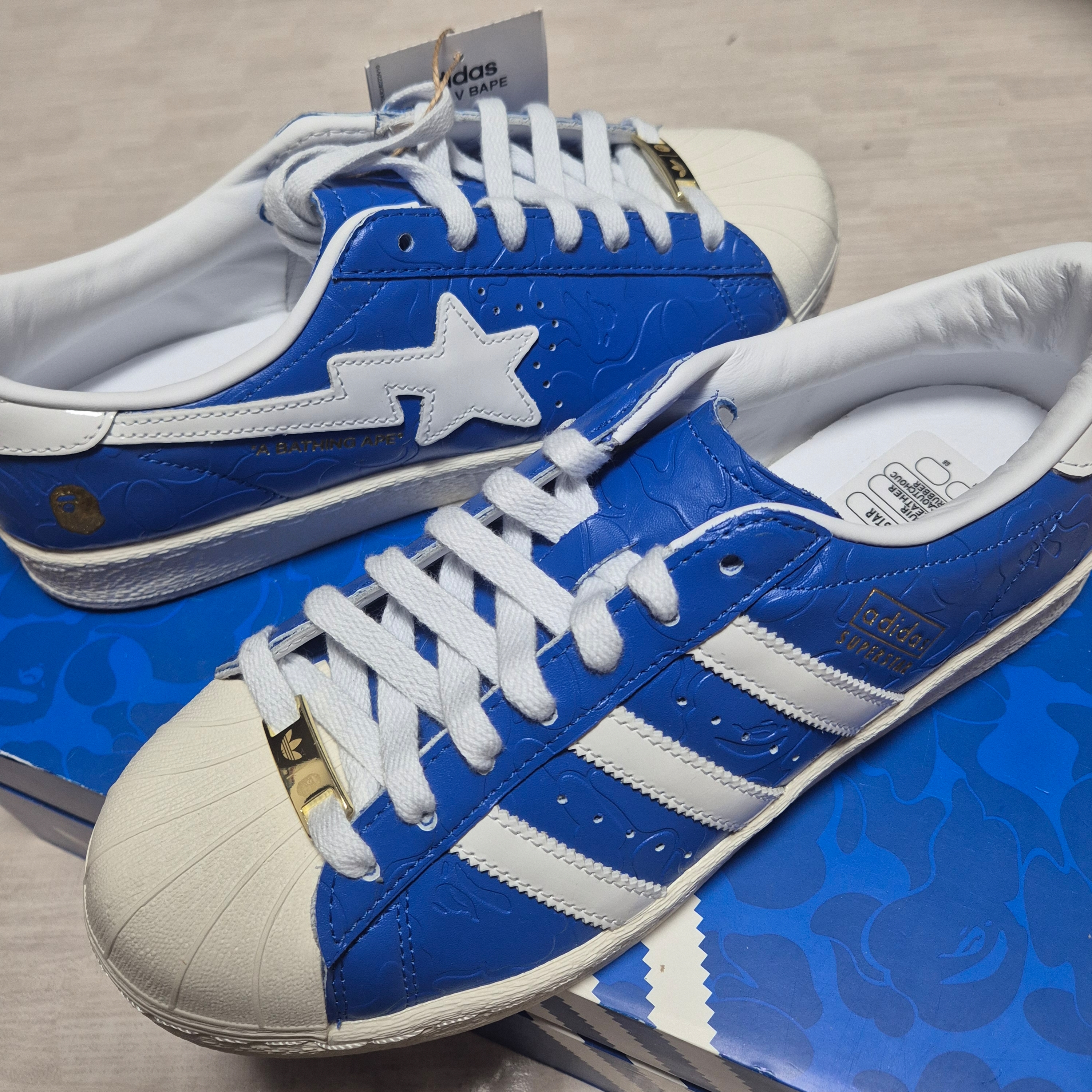 Adidas x BAPE Superstar Vintage Blue Cloud White 착용 스타일