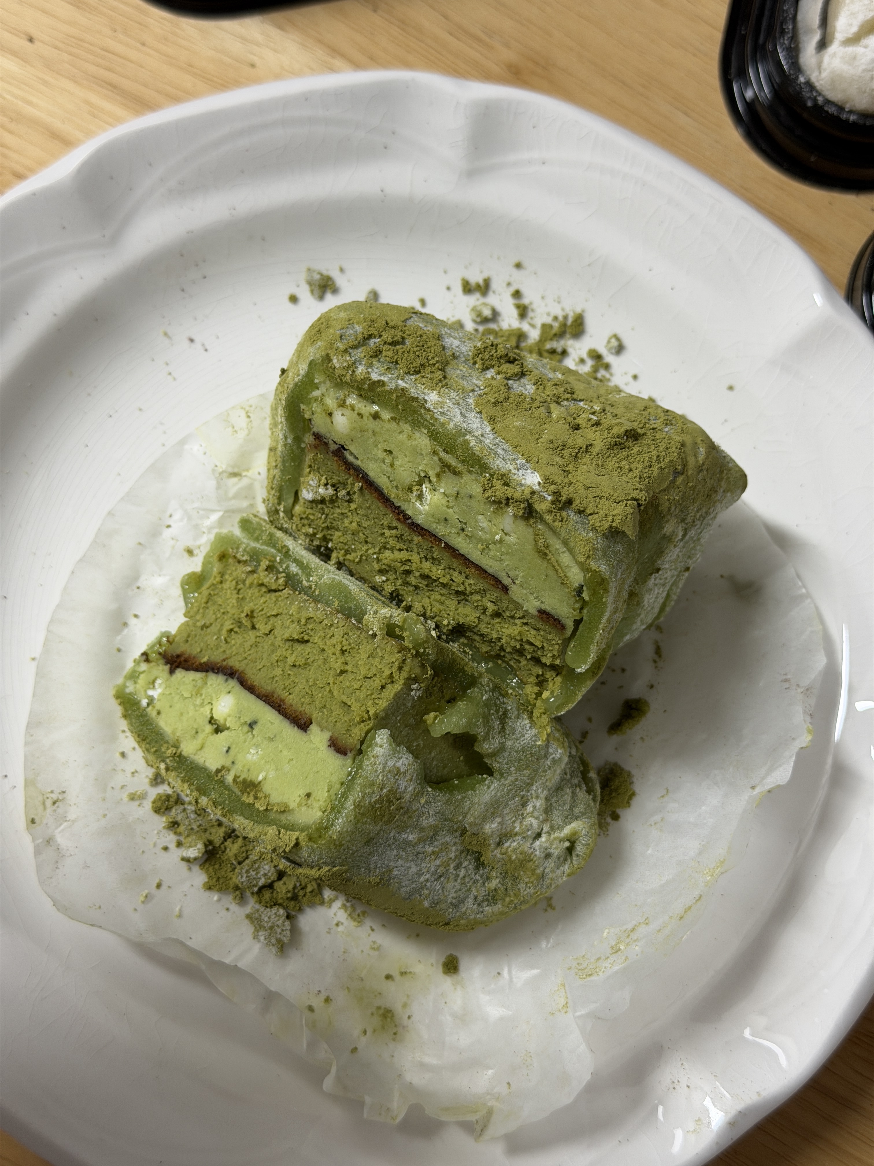 [KREAM 단독] What A Bread Mochi Cheesecake 착용 스타일 - 3