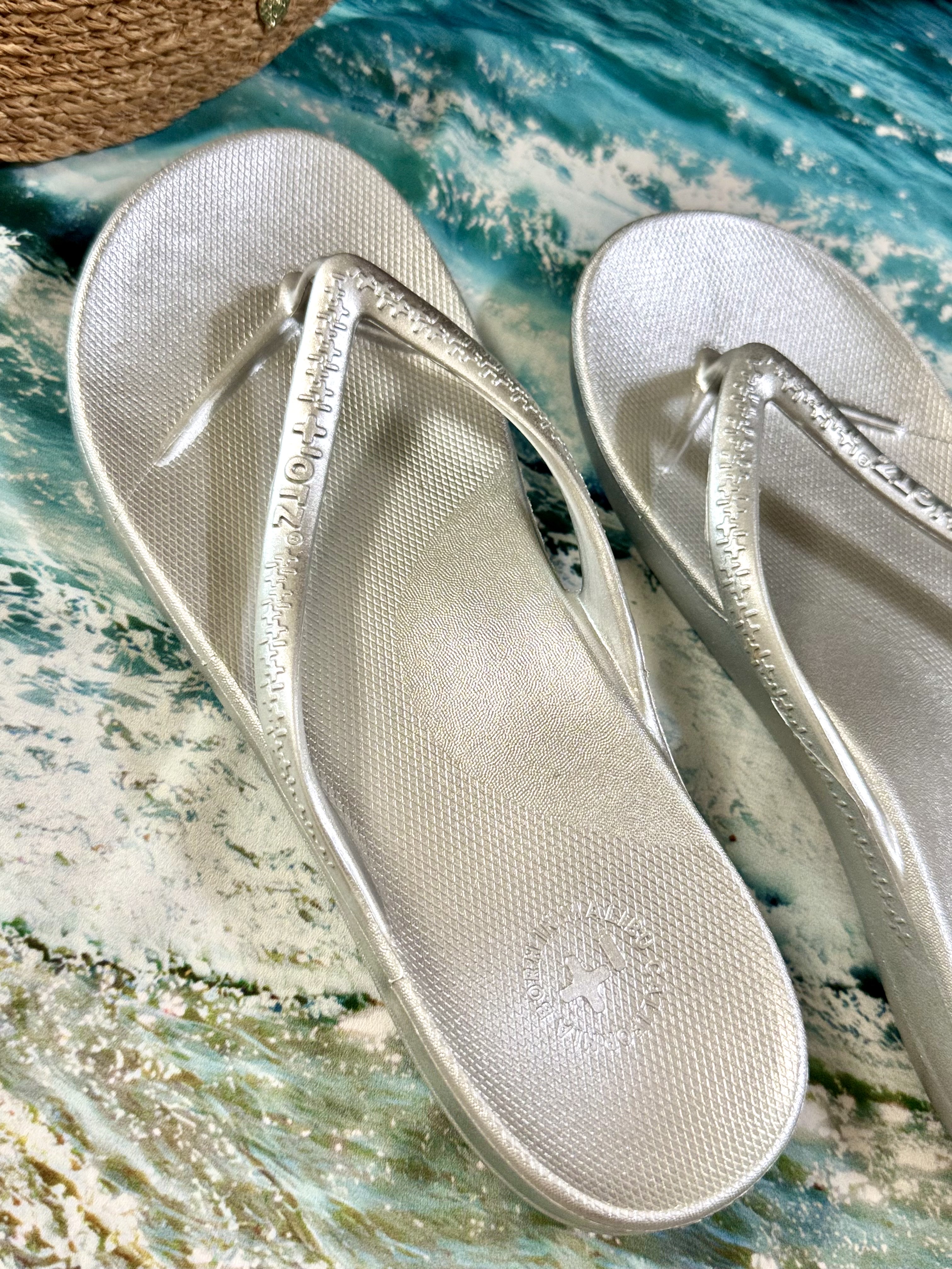 Margarin Fingers X OTZ Romary Banding Shoes Sky Blue, Fendi Fabric Nano Baguette Charm Brown 착용 스타일 - 8