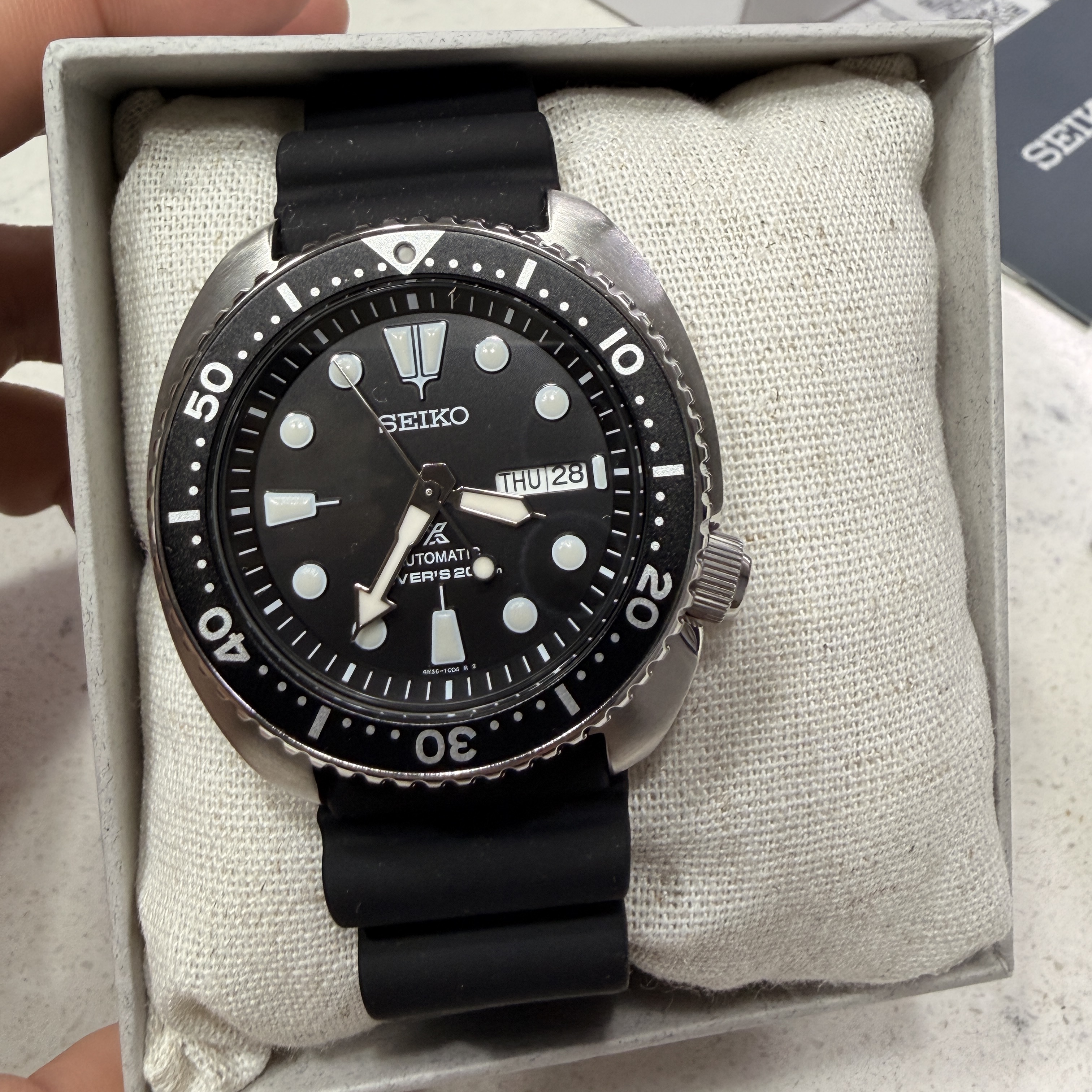 Seiko Prospex SRPE93 Black 착용 스타일