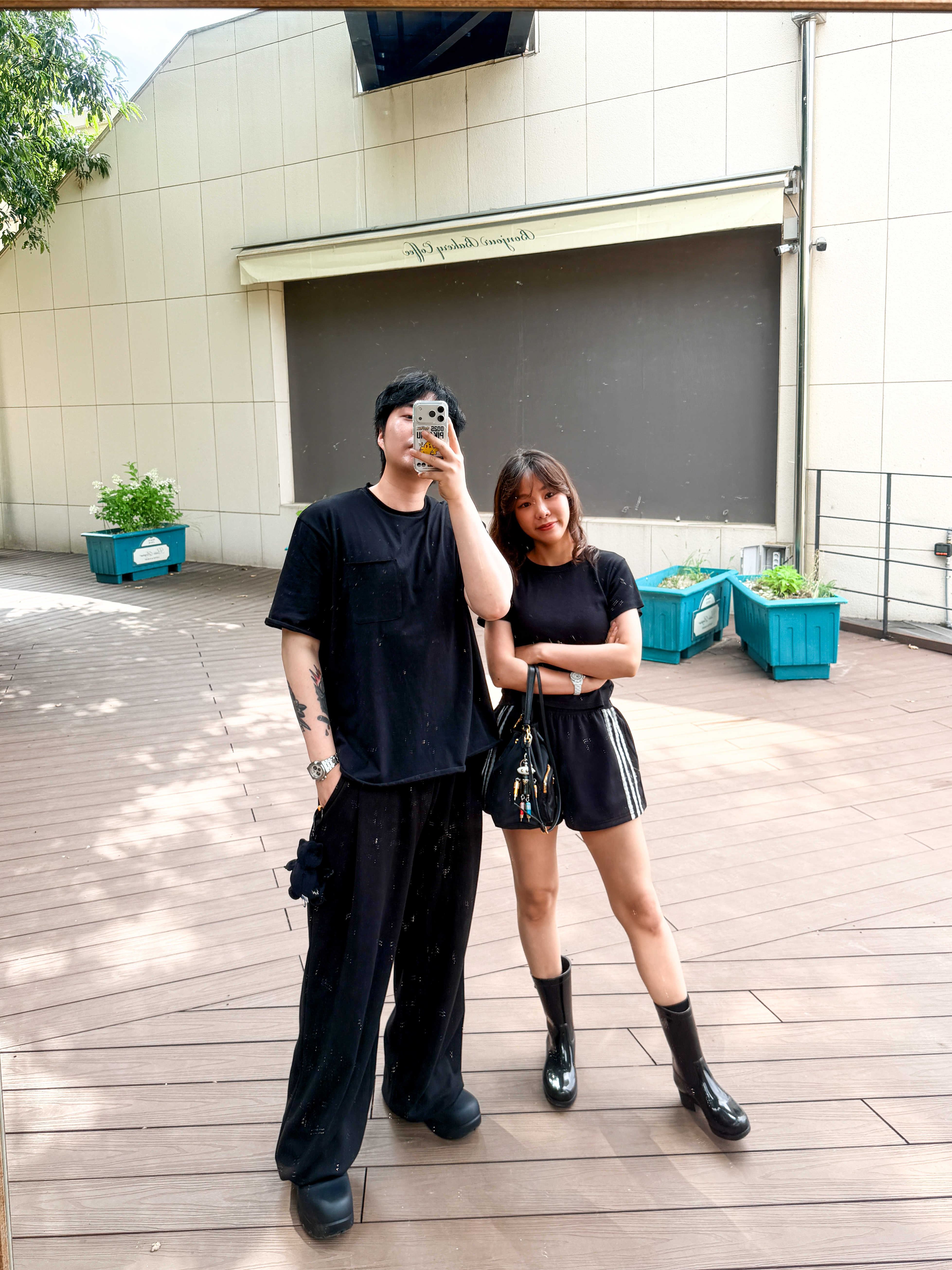Bottega Veneta Puddle Ankle Boots Black, (W) Prada Leather Boots Black 착용 스타일 - 2