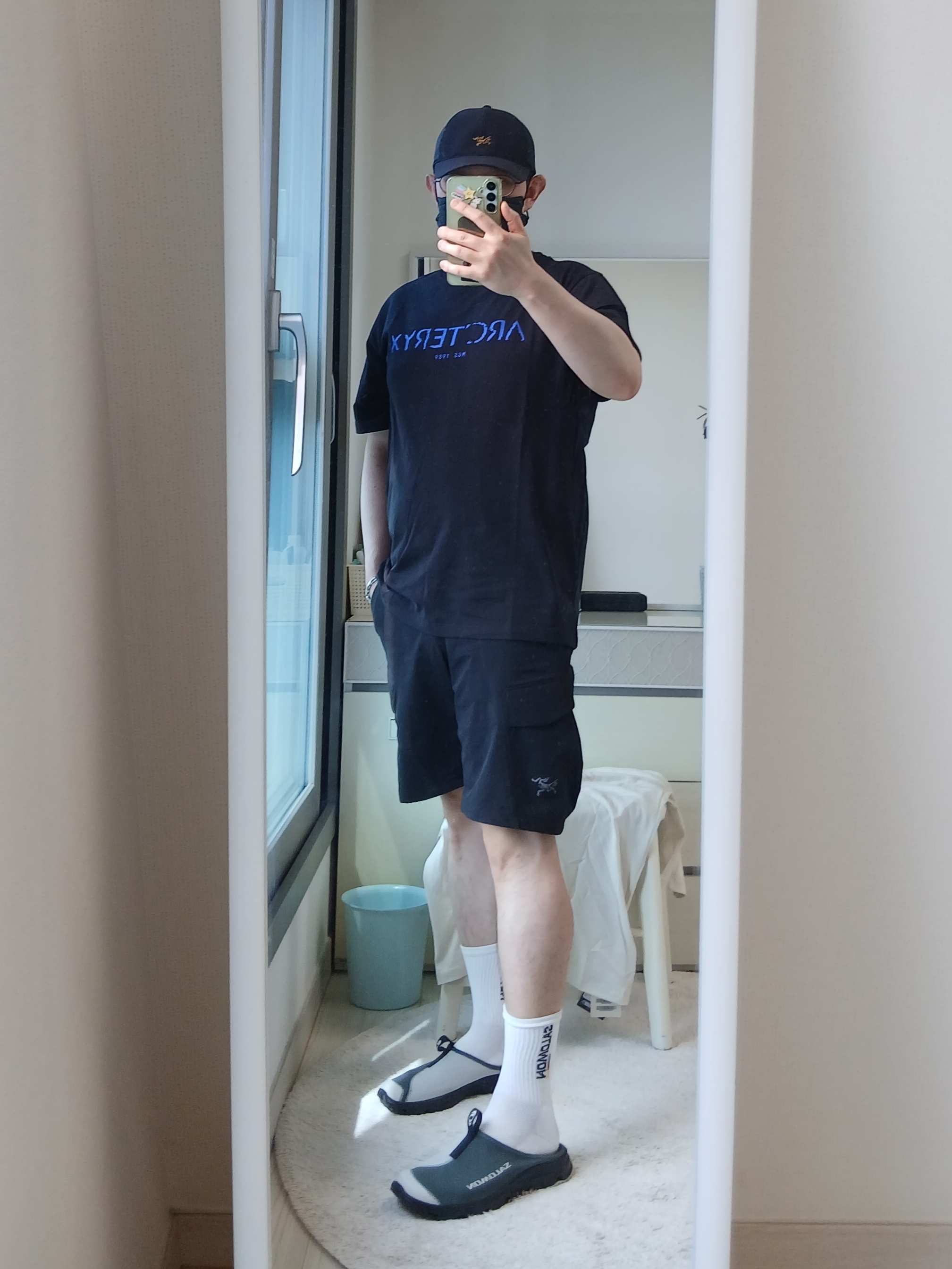 Salomon RX Slide 3.0 Urban Chic Lunar Rock, Arc'teryx Rampart Shorts 9 Inch Black 착용 스타일 - 10