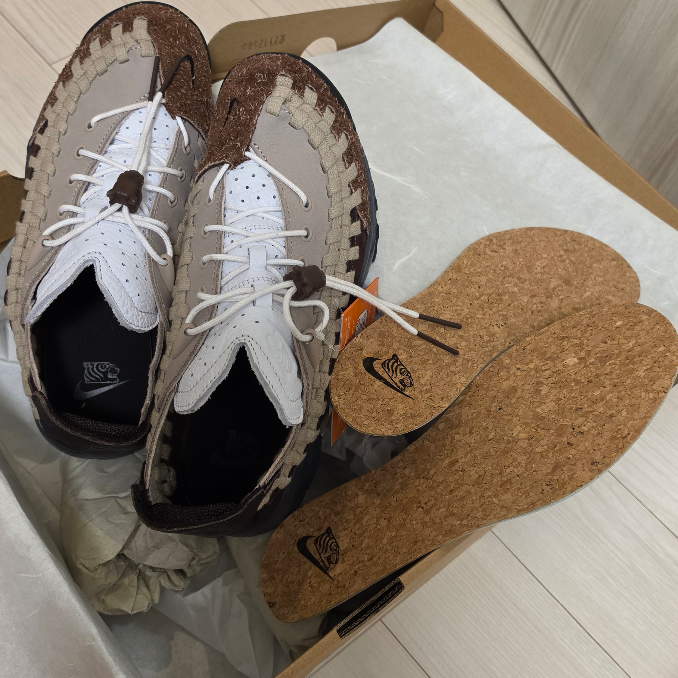 Nike x Soulgoods Homescape Woven Dark Field Brown and Medium Orewood Brown 착용 스타일 - 1