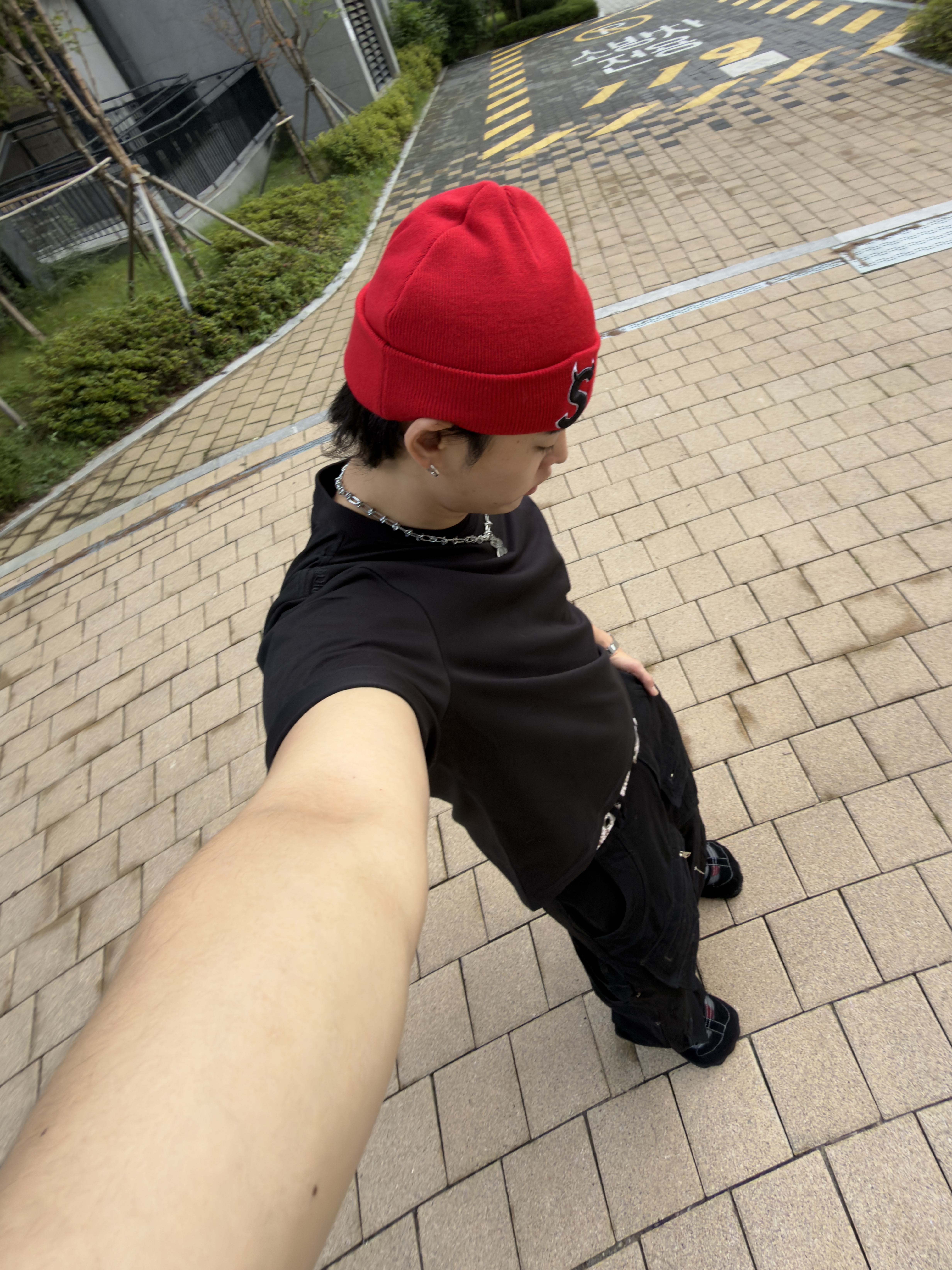 Supreme New Era Devil S Logo Beanie Red - 26SS 착용 스타일 - 3