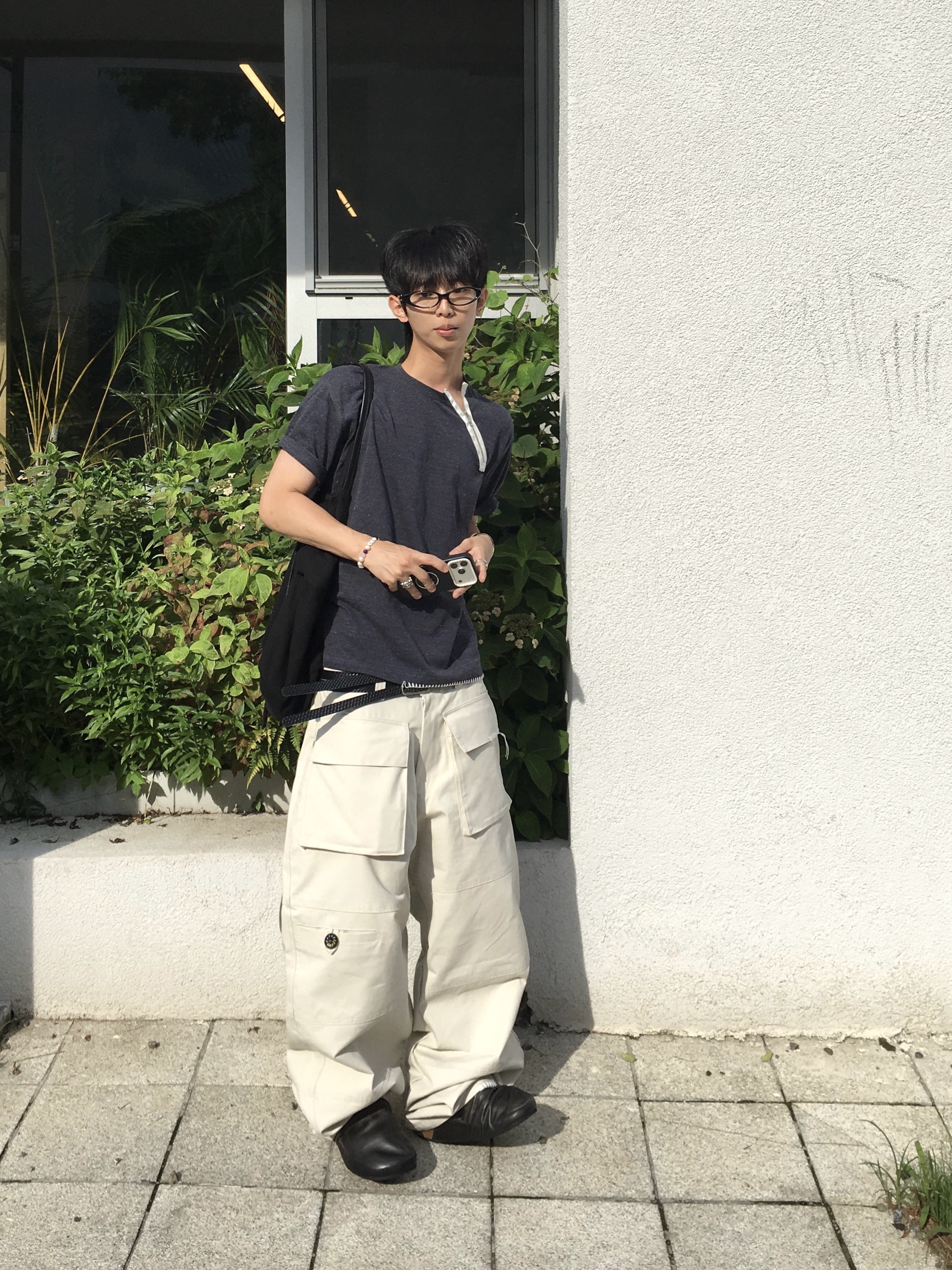Gentle Monster x Maison Margiela MM213 Black Clear, Xlim Synopsis 01 Bag Black 착용 스타일 - 4