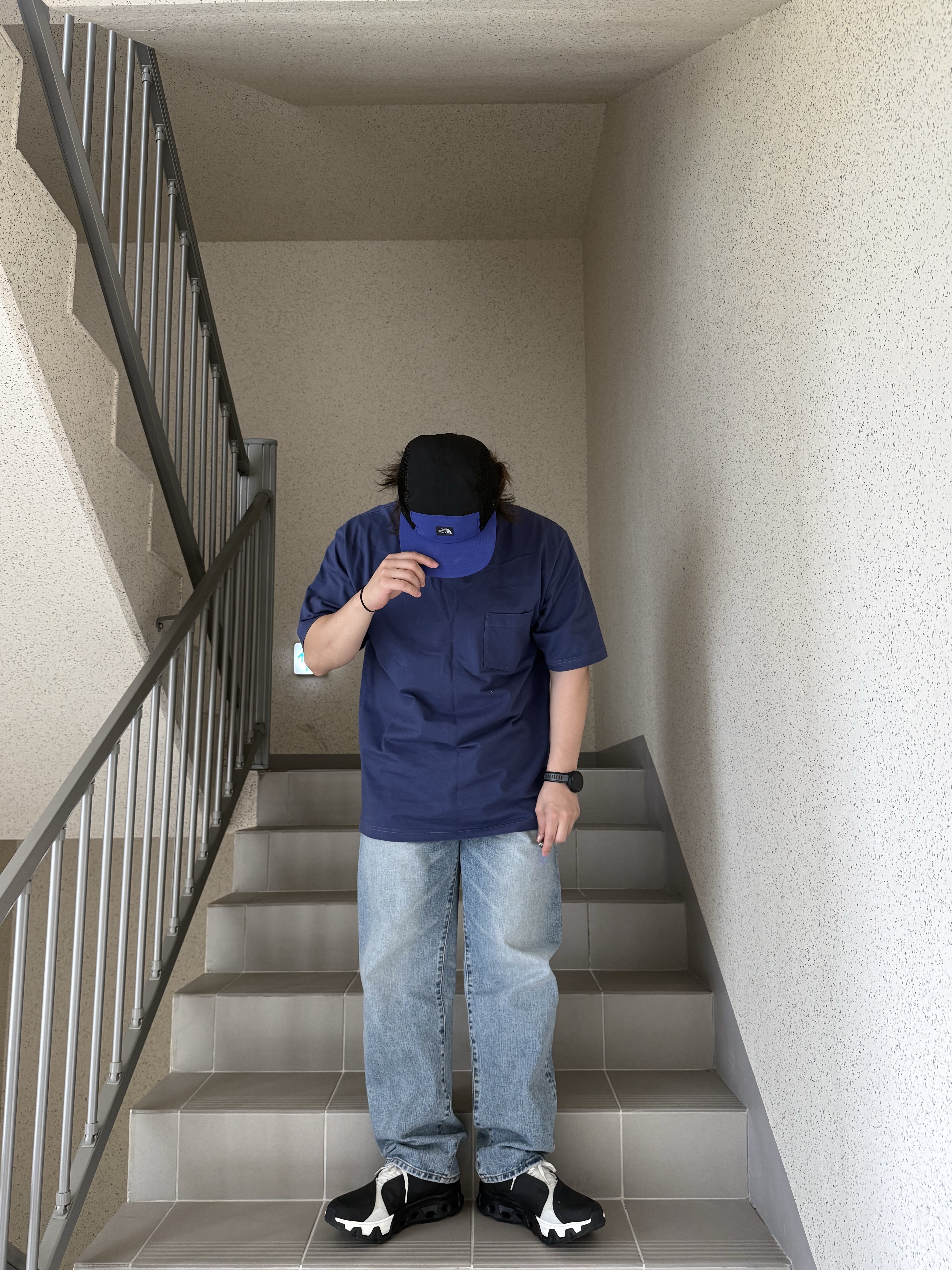 On Running x Post Archive Faction (Paf) Cloudmonster Hyper Black 착용 스타일 - 4