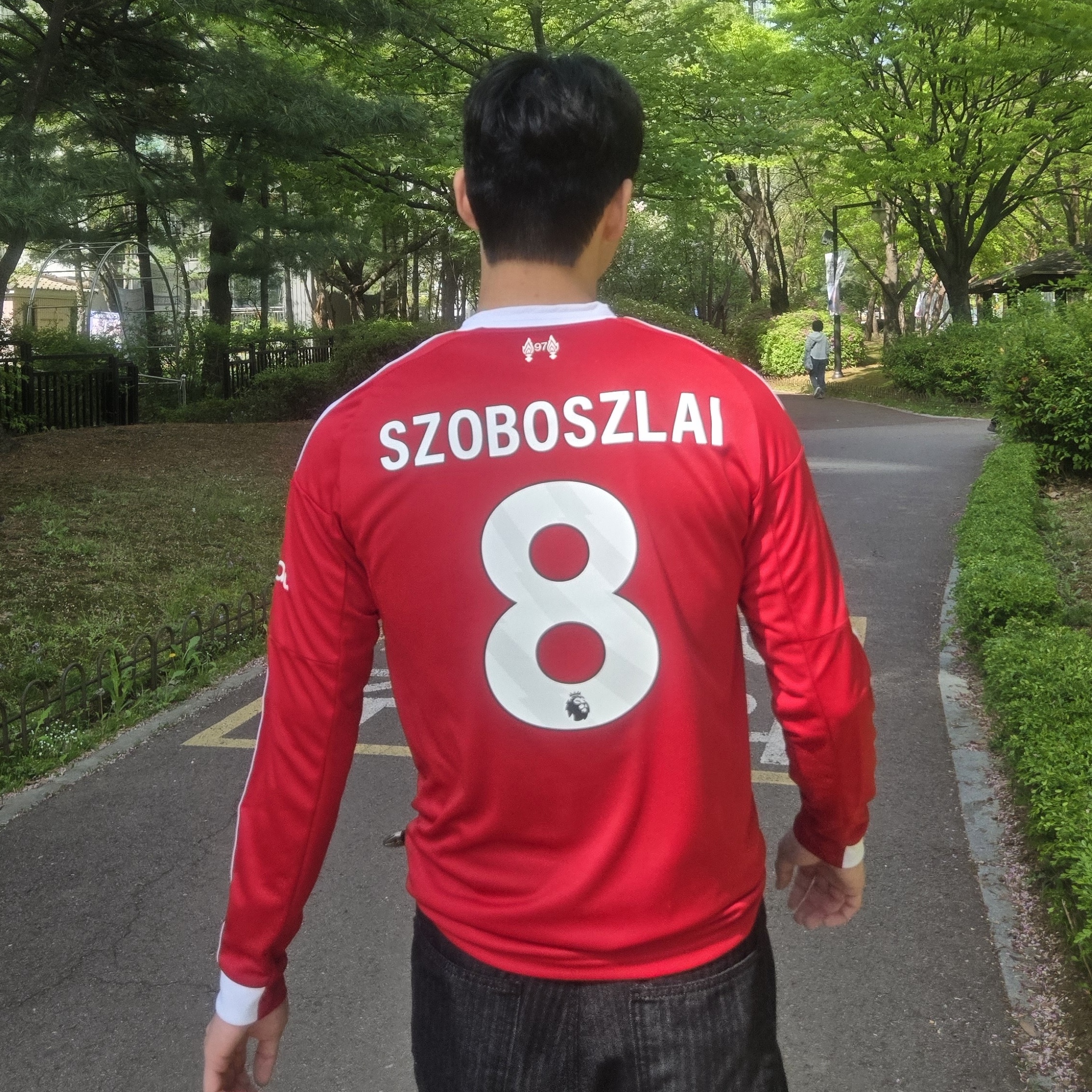 Adidas Liverpool FC 2025/26 Home Long Sleeve Jersey Strawberry Red - KR Sizing (Non Marking Ver.) 착용 스타일 - 2