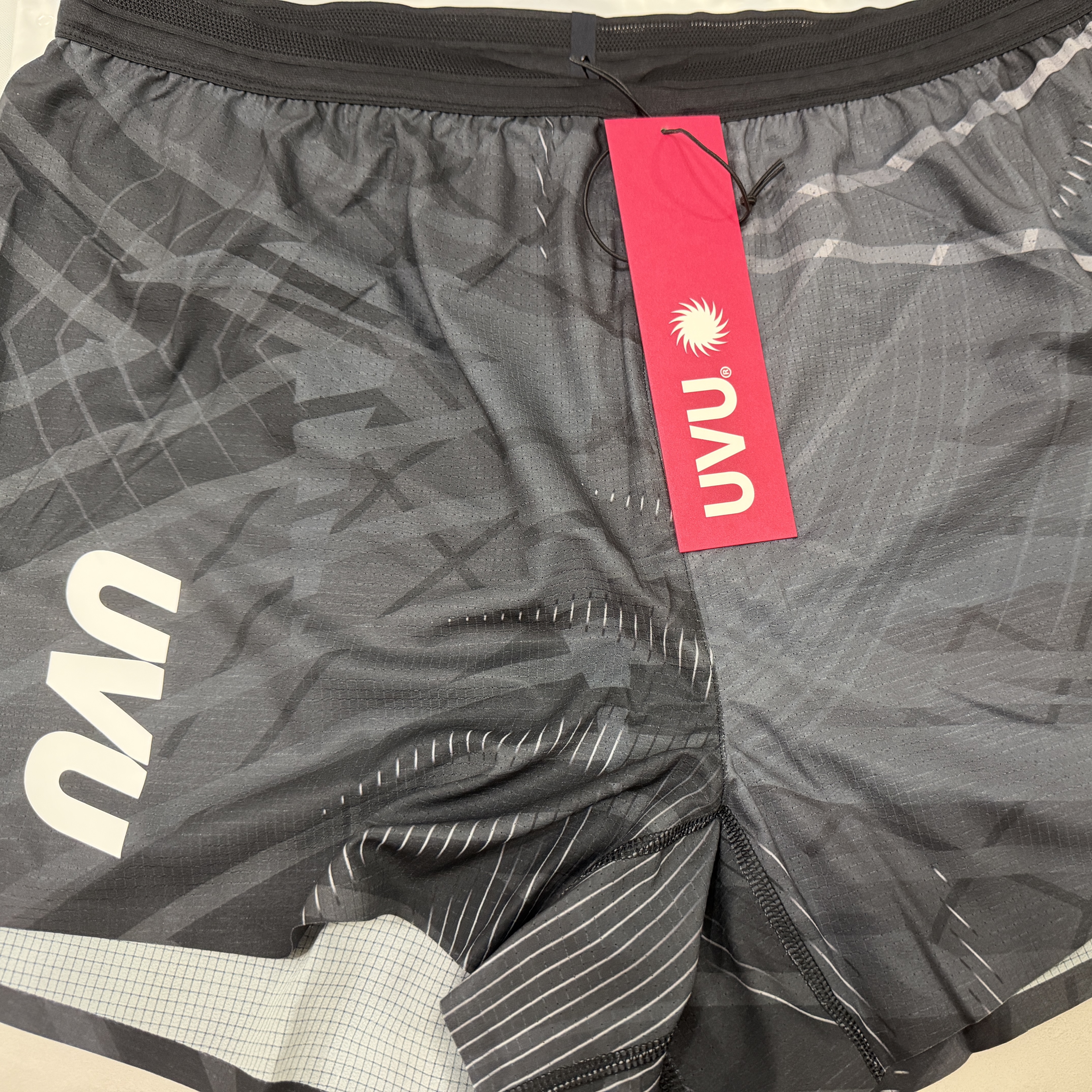 UVU Split Short Black Grey 착용 스타일