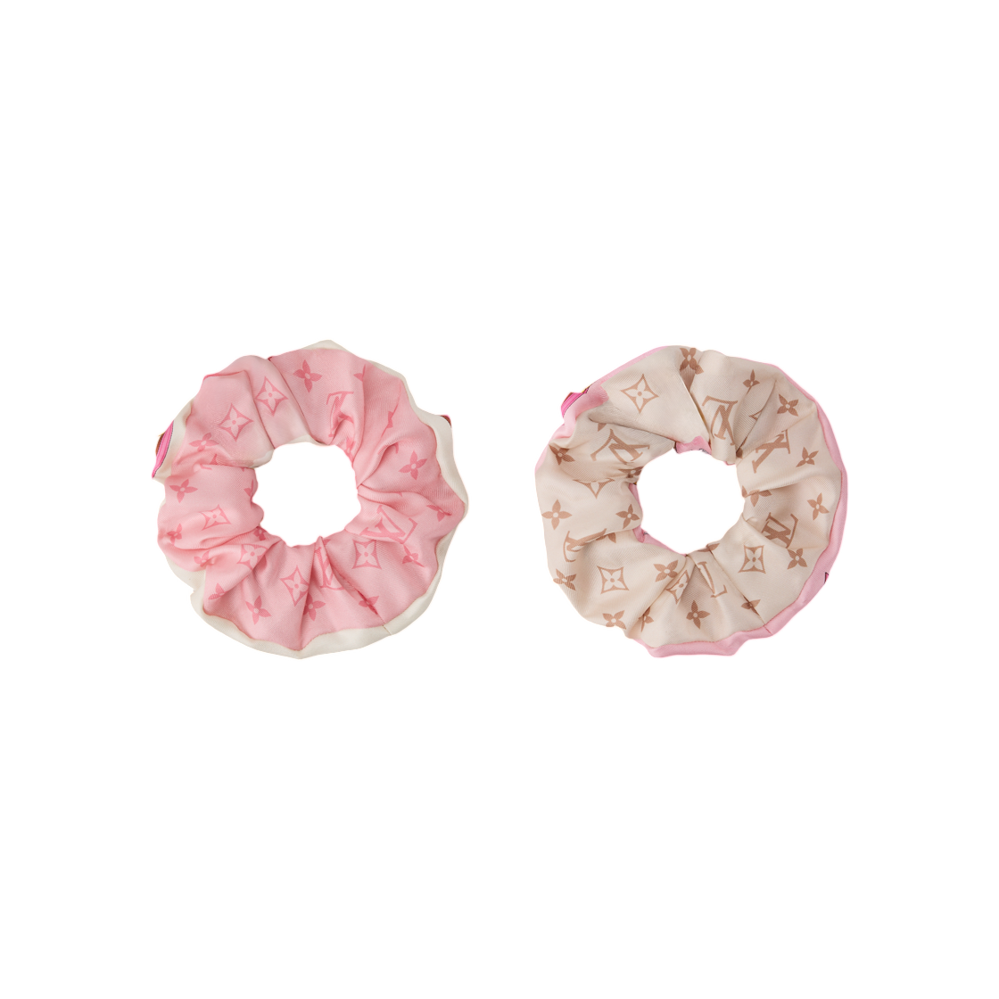 루이비통 스트랩 & 트렁크 스크런치 세트 라이트 핑크(Louis Vuitton Strap & Trunk Scrunchy Set Light Pink) - 2