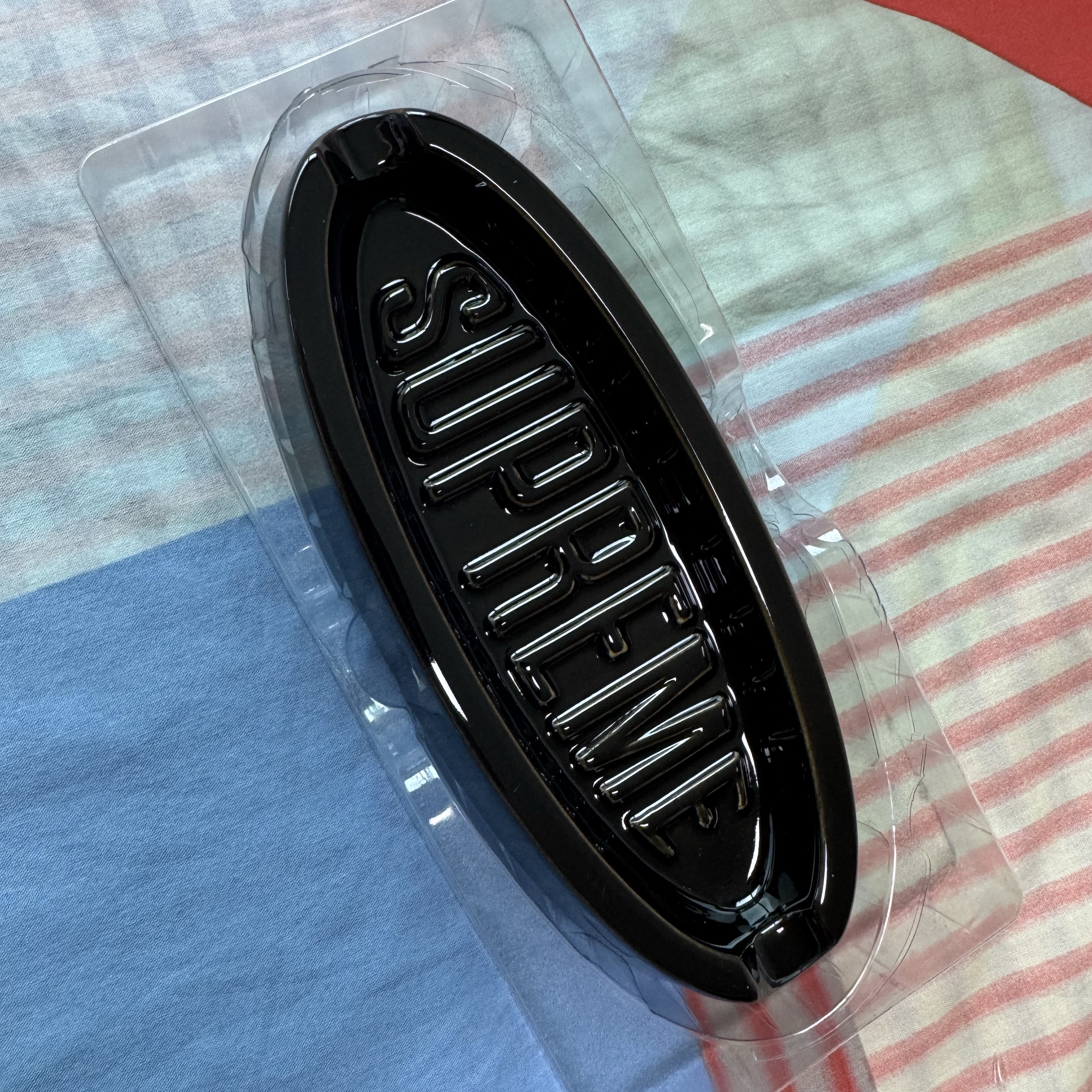 Supreme Oval Tray Black - 26SS 착용 스타일
