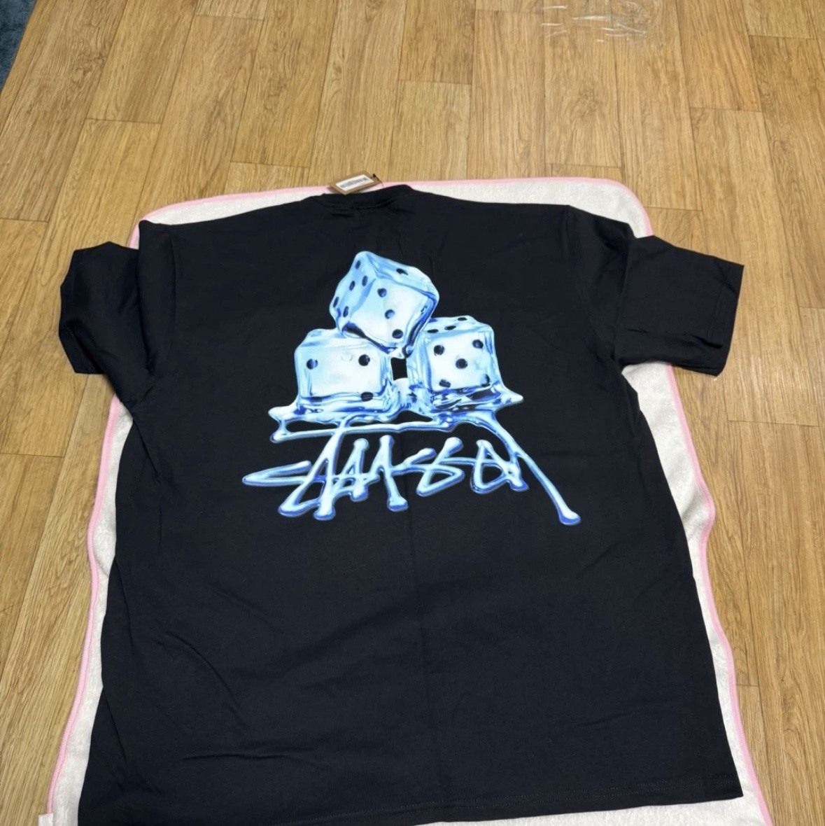 Stussy Melted T-Shirt Black 착용 스타일