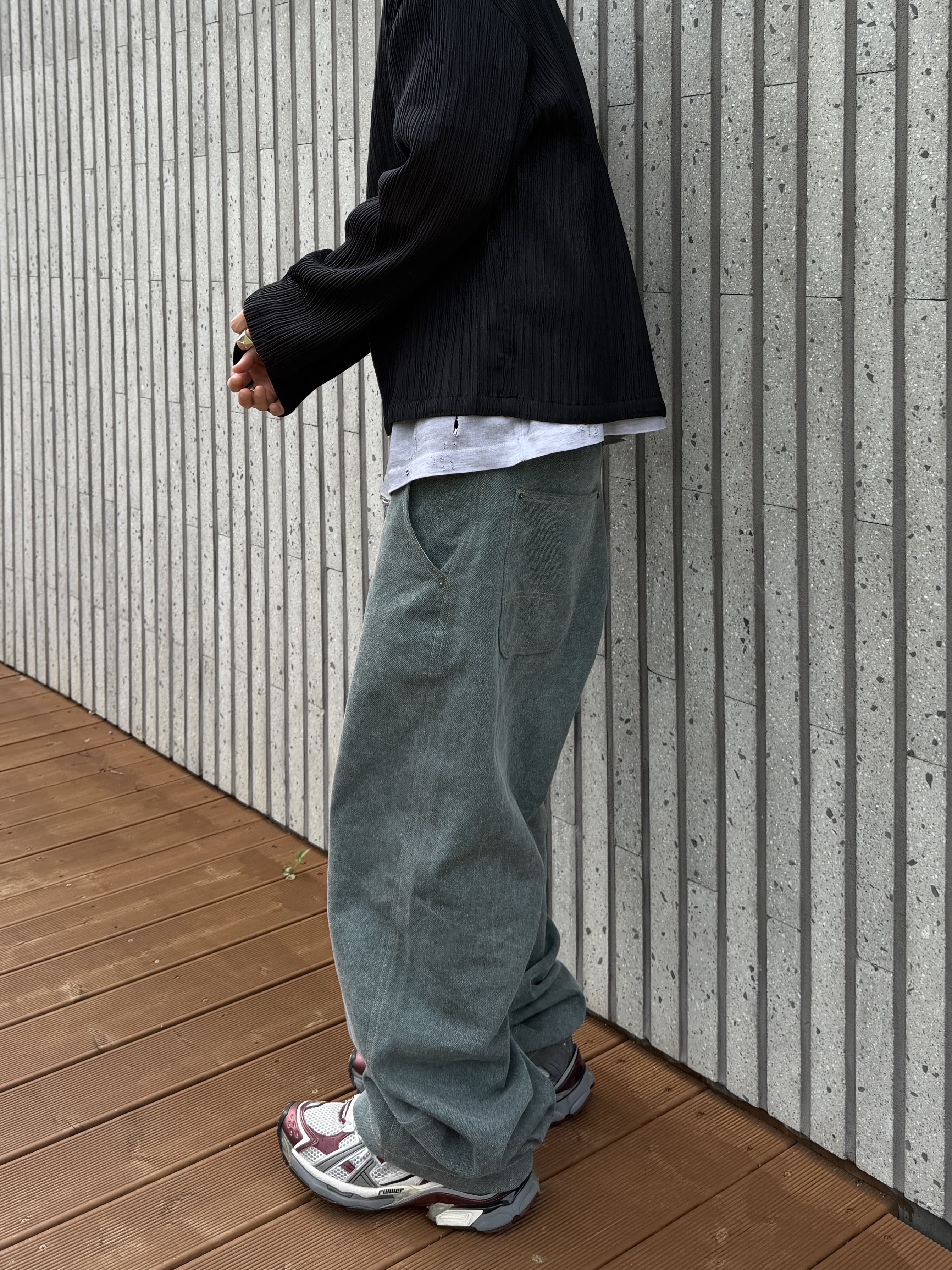 Hermes Large Chaine D'Ancre Bracelet Sterling Silver, Balenciaga Runner Sneakers Grey Burgundy 착용 스타일 - 7